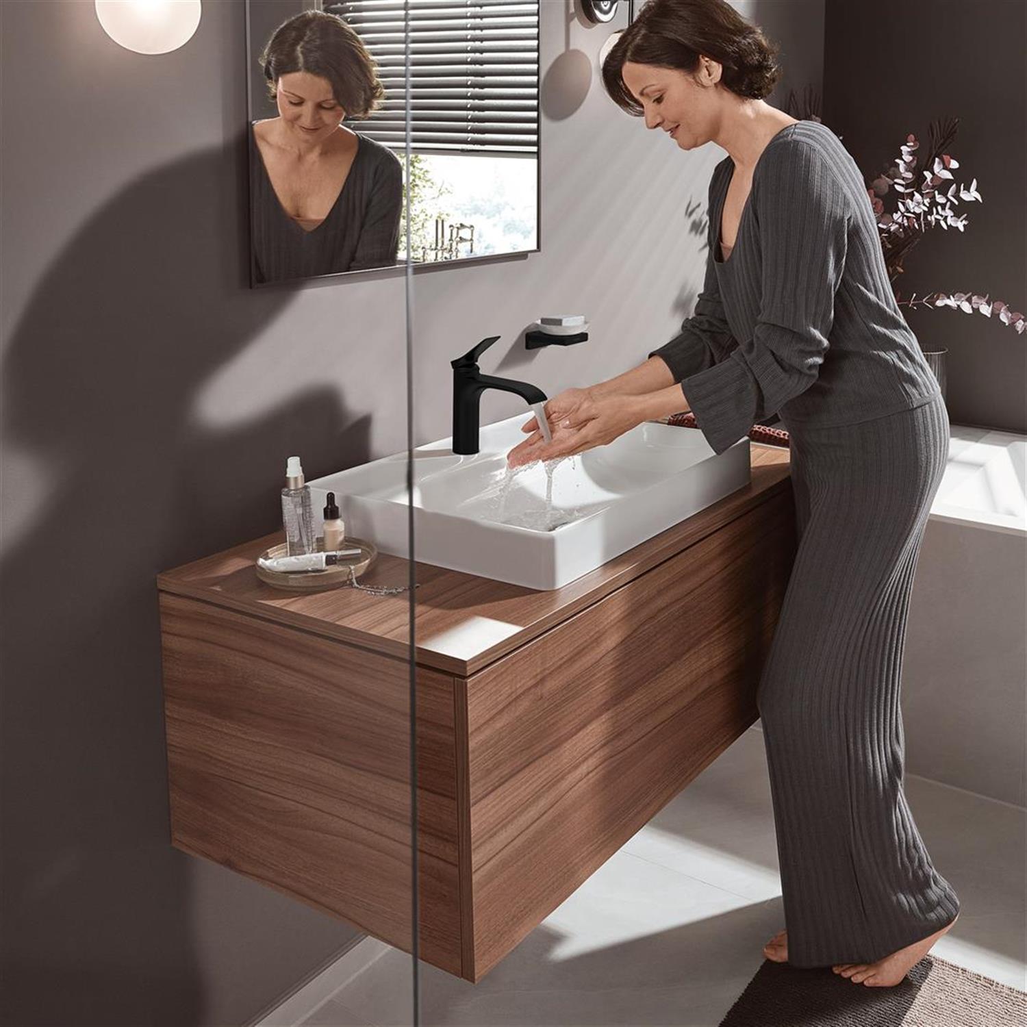 Hansgrohe Vivenis bateria umywalkowa stojąca czarna 75024670