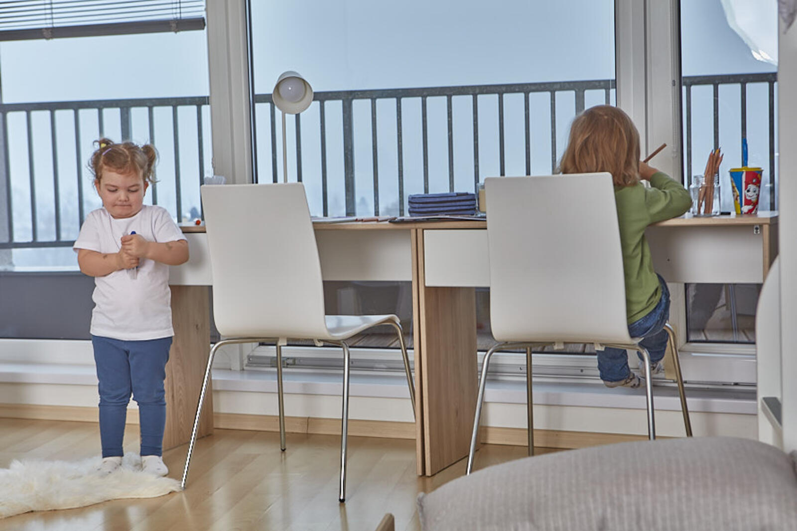 Biurka dla dwójki dzieci Shelter