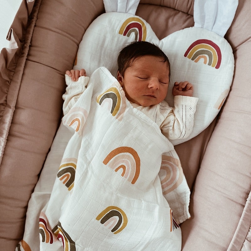 Otulacz muślinowy tęcze NS