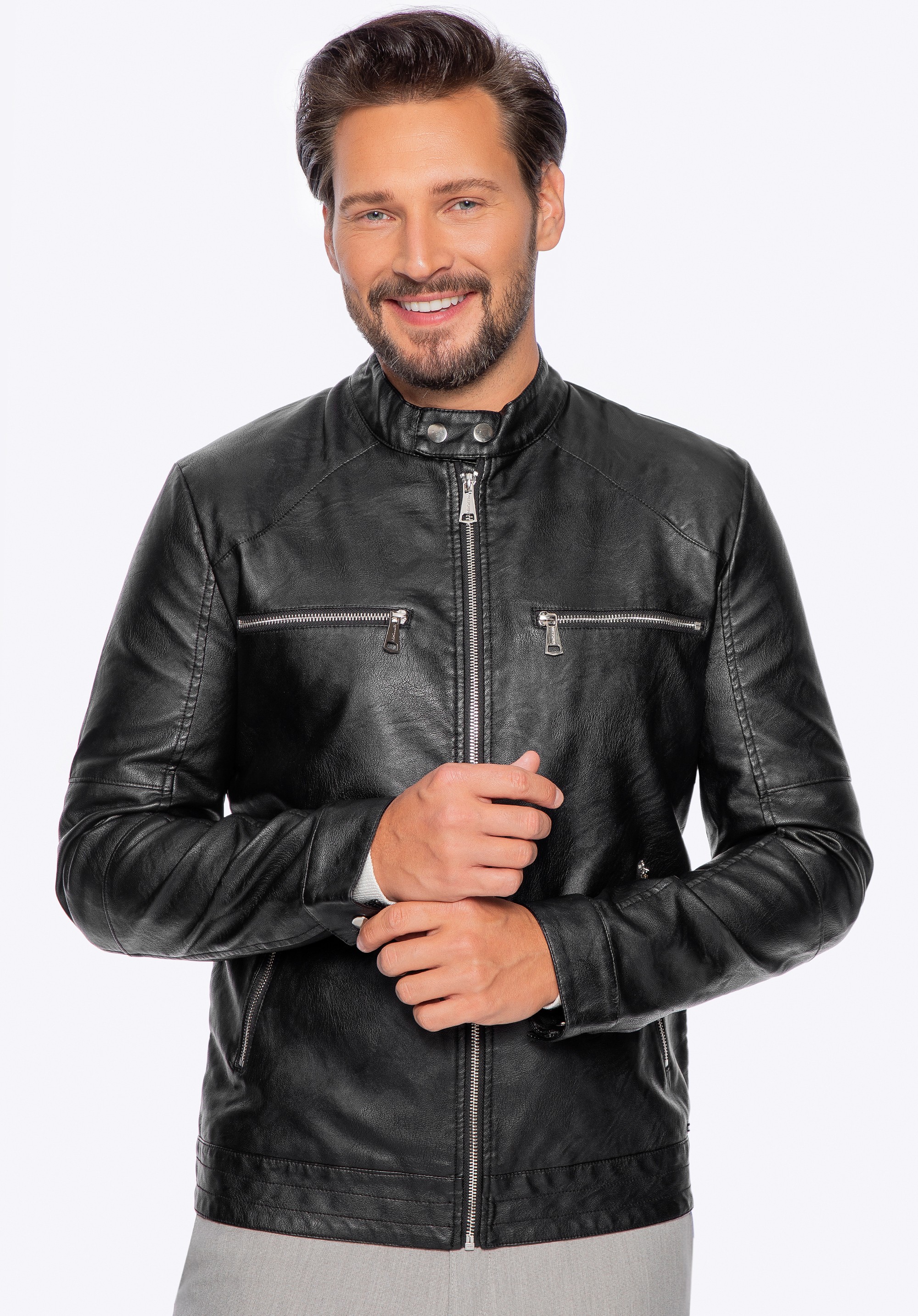 Męska kurtka z ekoskóry ze stójką prosta czarna