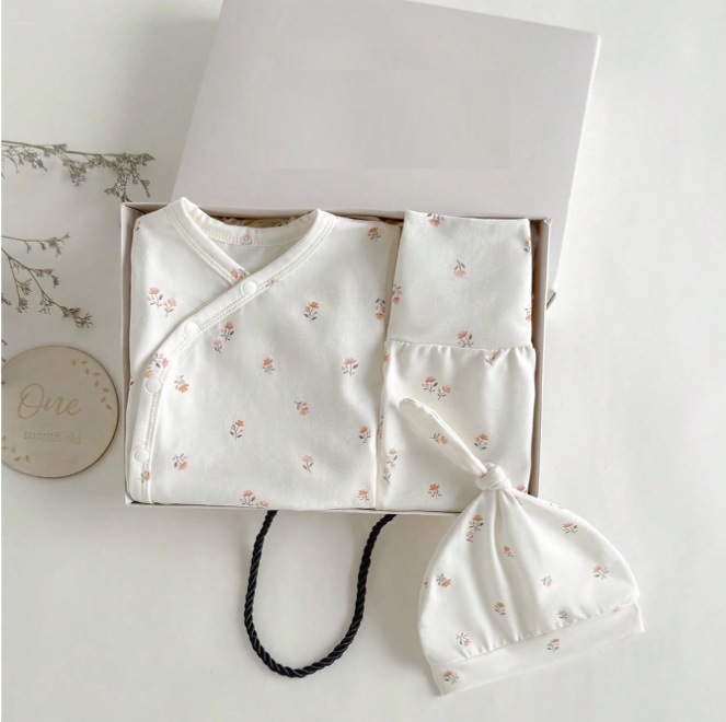 Zestaw upominkowy 5 el. Ditsy Floral w Kwiatuszki Rozmiar do Wyboru NS - 1-3m