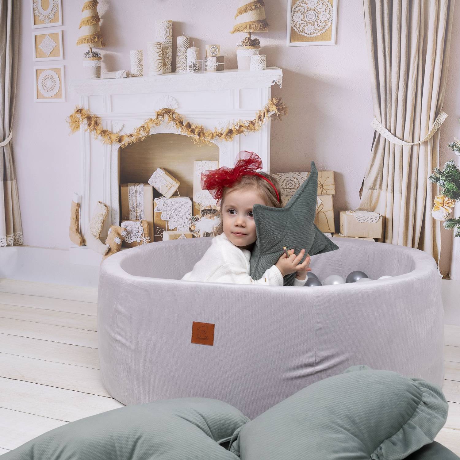 Poduszka dekoracyjna Serce z falbanką velvet Khaki IF