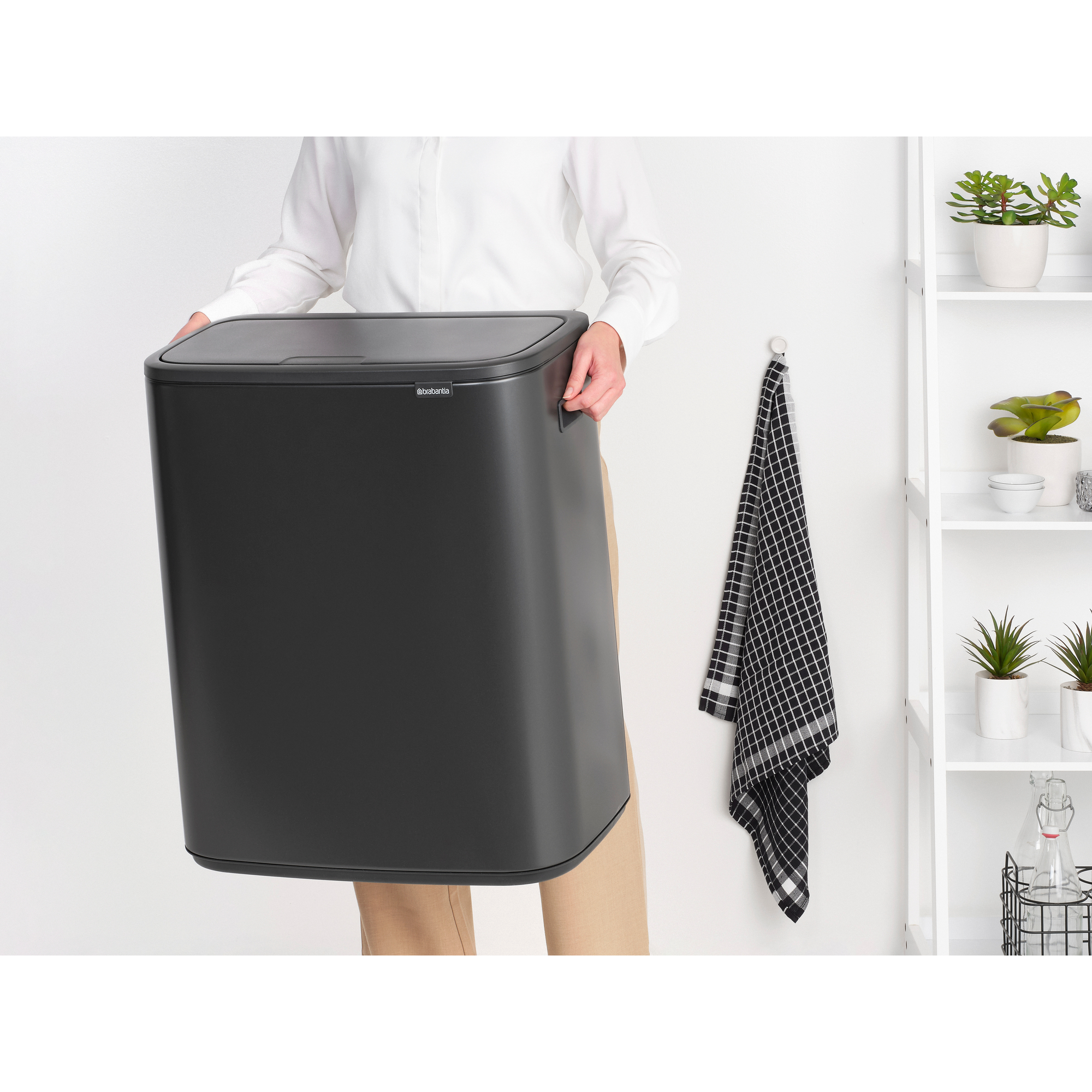 Brabantia Bo kosz na śmieci 2 l czarny 233609