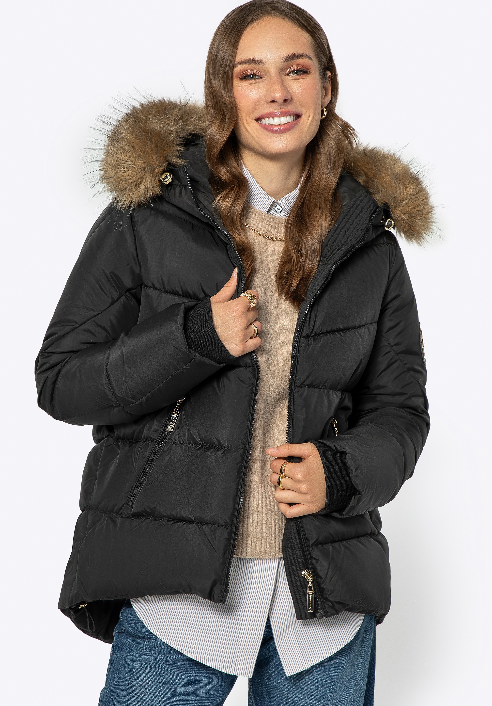 Damska kurtka ze ściągaczami czarna