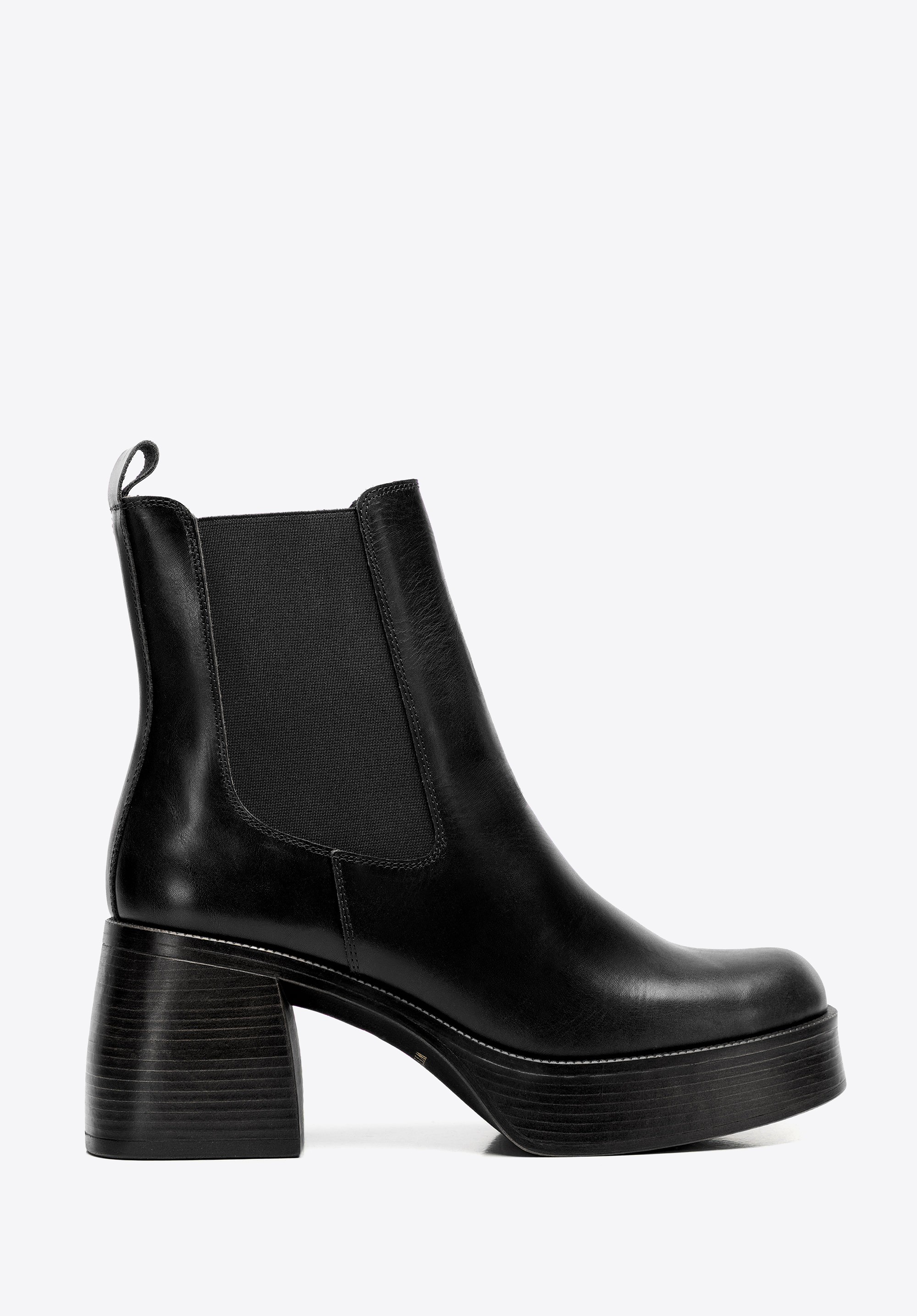 Damskie sztyblety ze skóry naturalnej na masywnej platformie czarne