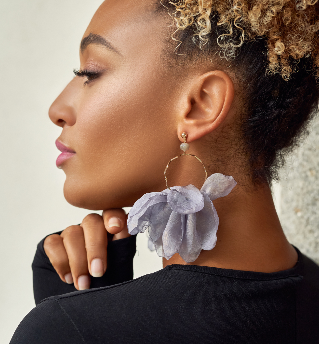 Kolczyki szare z szyfonu Carino - By Dziubeka