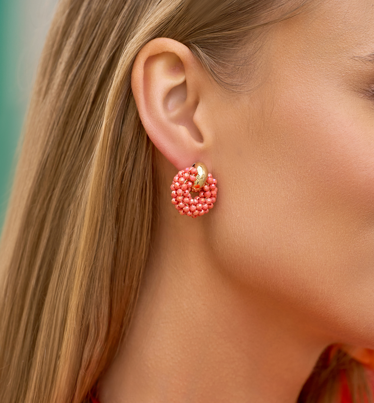 Kolczyki z malinowymi kryształkami KWE0174