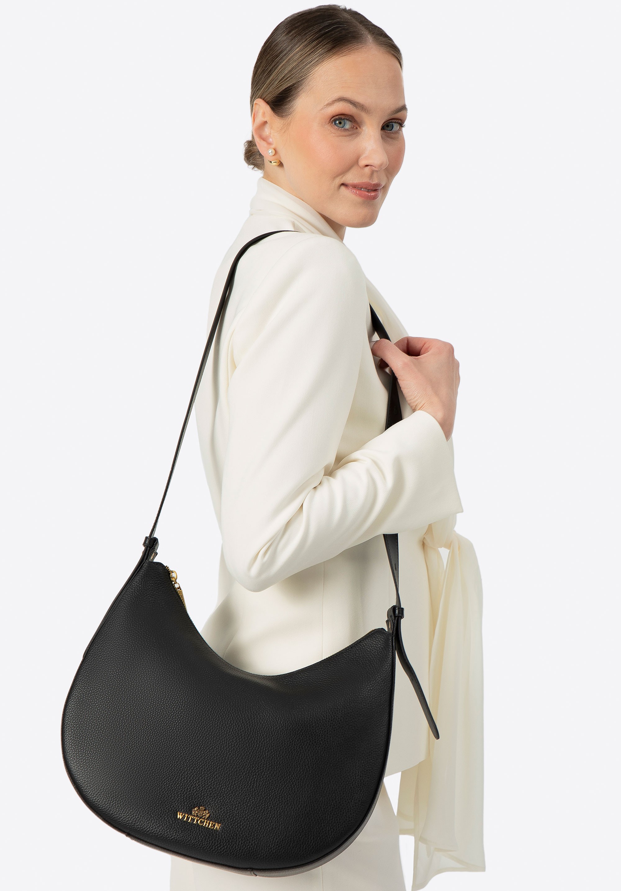 Skórzana torebka na ramię duża czarna