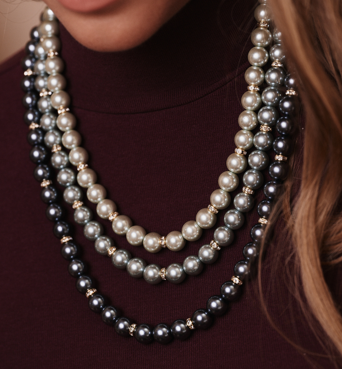 Naszyjnik z pereł w odcieniach szarości NPE0347