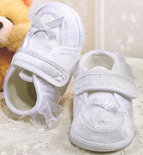 Buciki dla dziewczynki do chrztu atłasowe