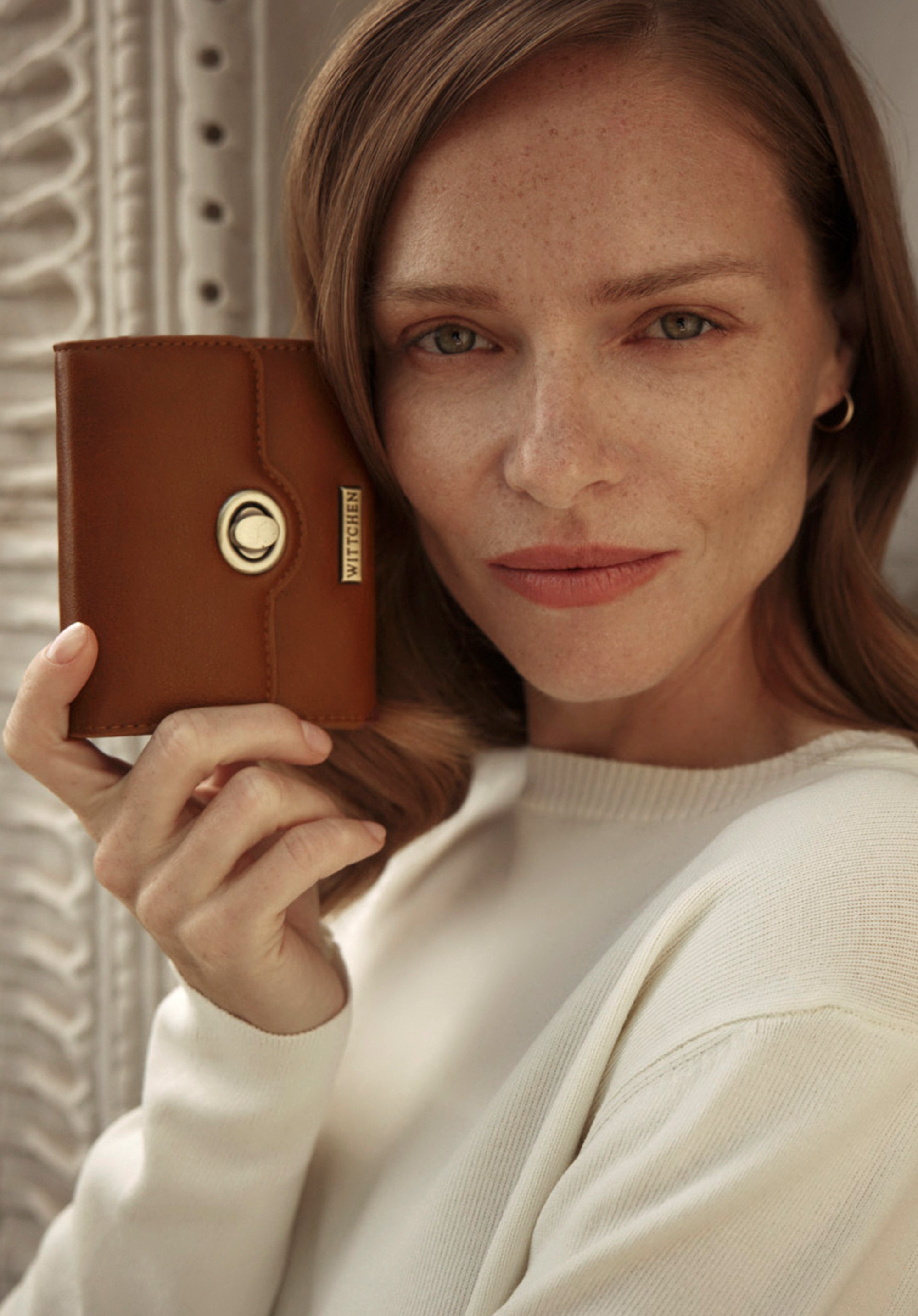 Damski portfel z ekoskóry mały brązowy