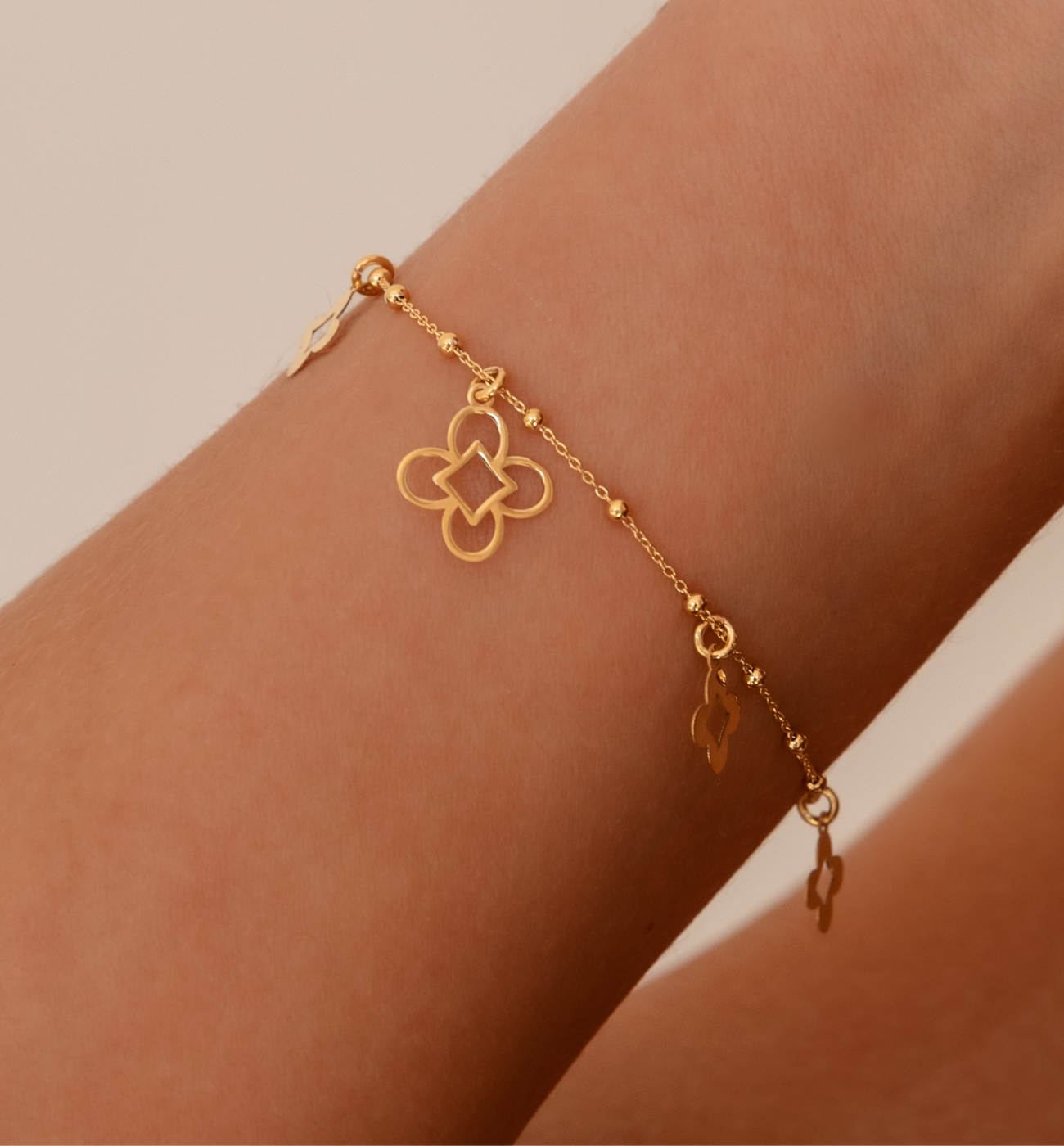 Bransoletka z koniczynkami złota BGG0012 - By Dziubeka