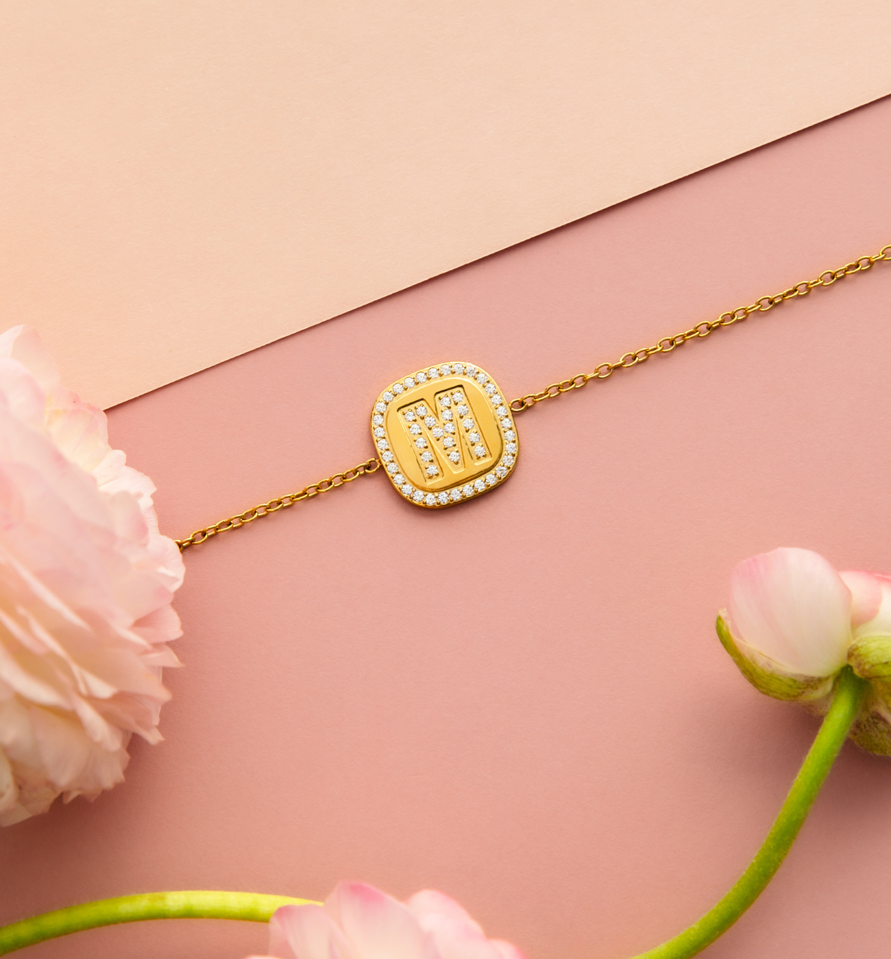 Bransoletka z literką M złota - By Dziubeka