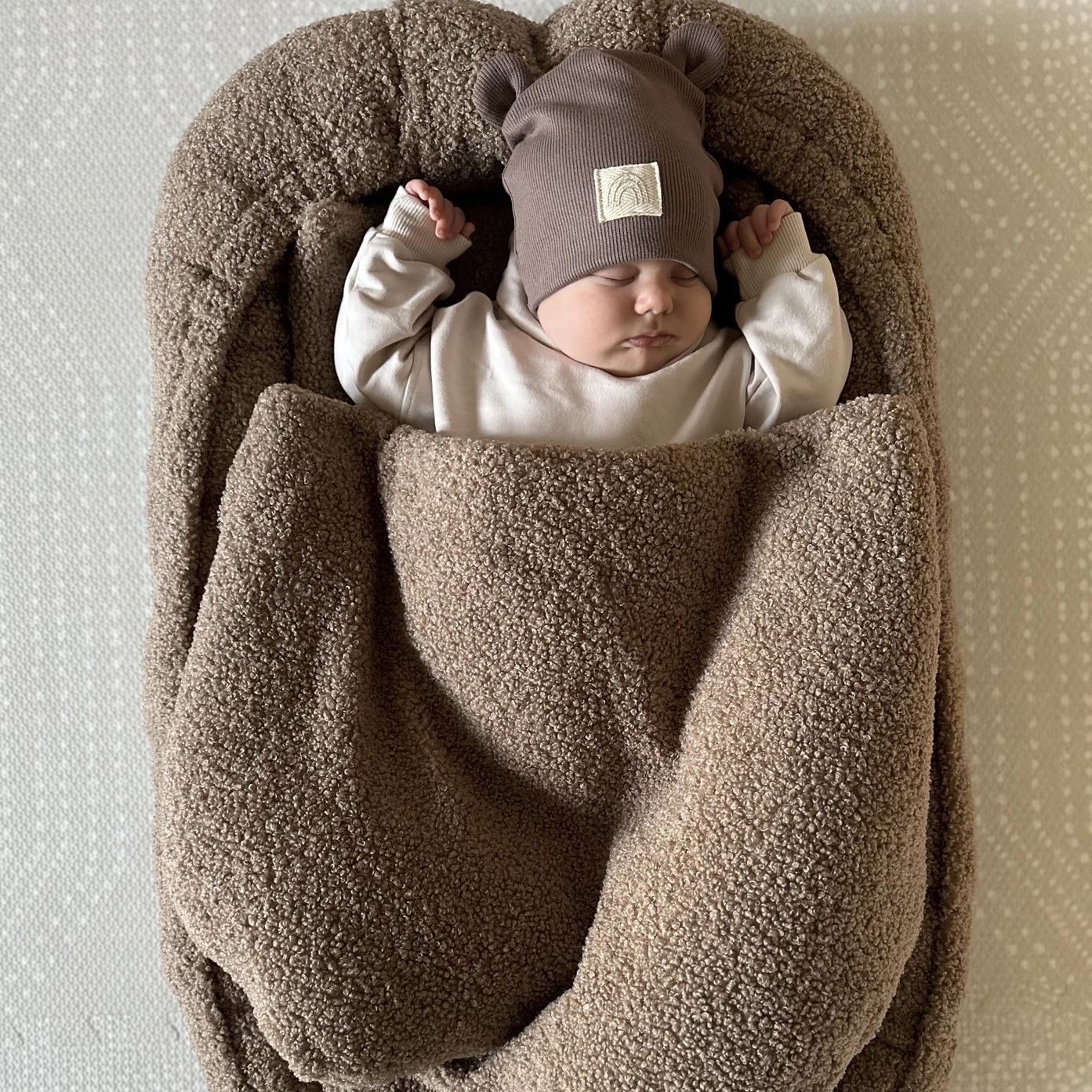 Zestaw poduszka+ pościel ocieplana baranek boucle Brąz IF