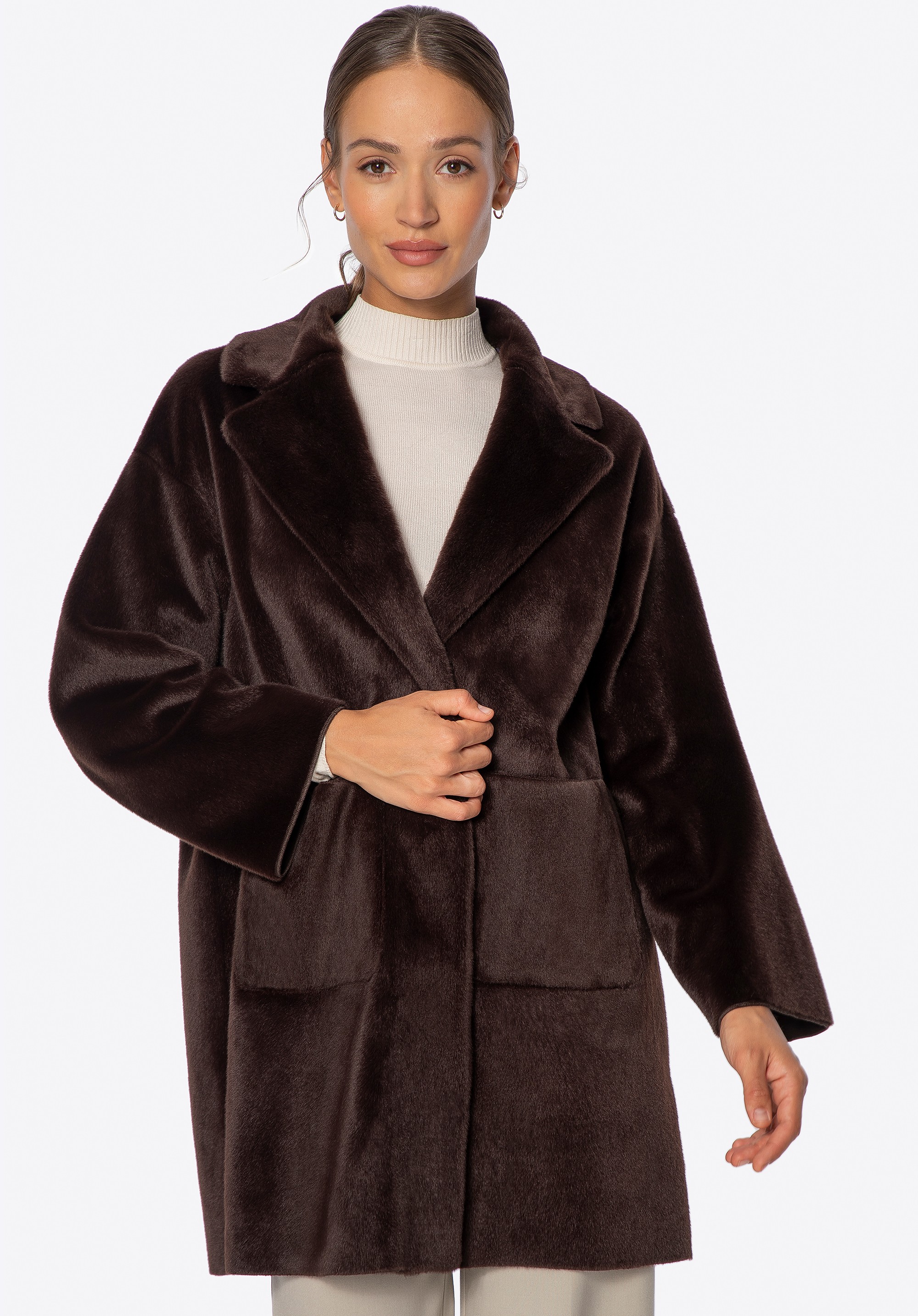 Krótki płaszcz oversize ze sztucznego futra brązowy