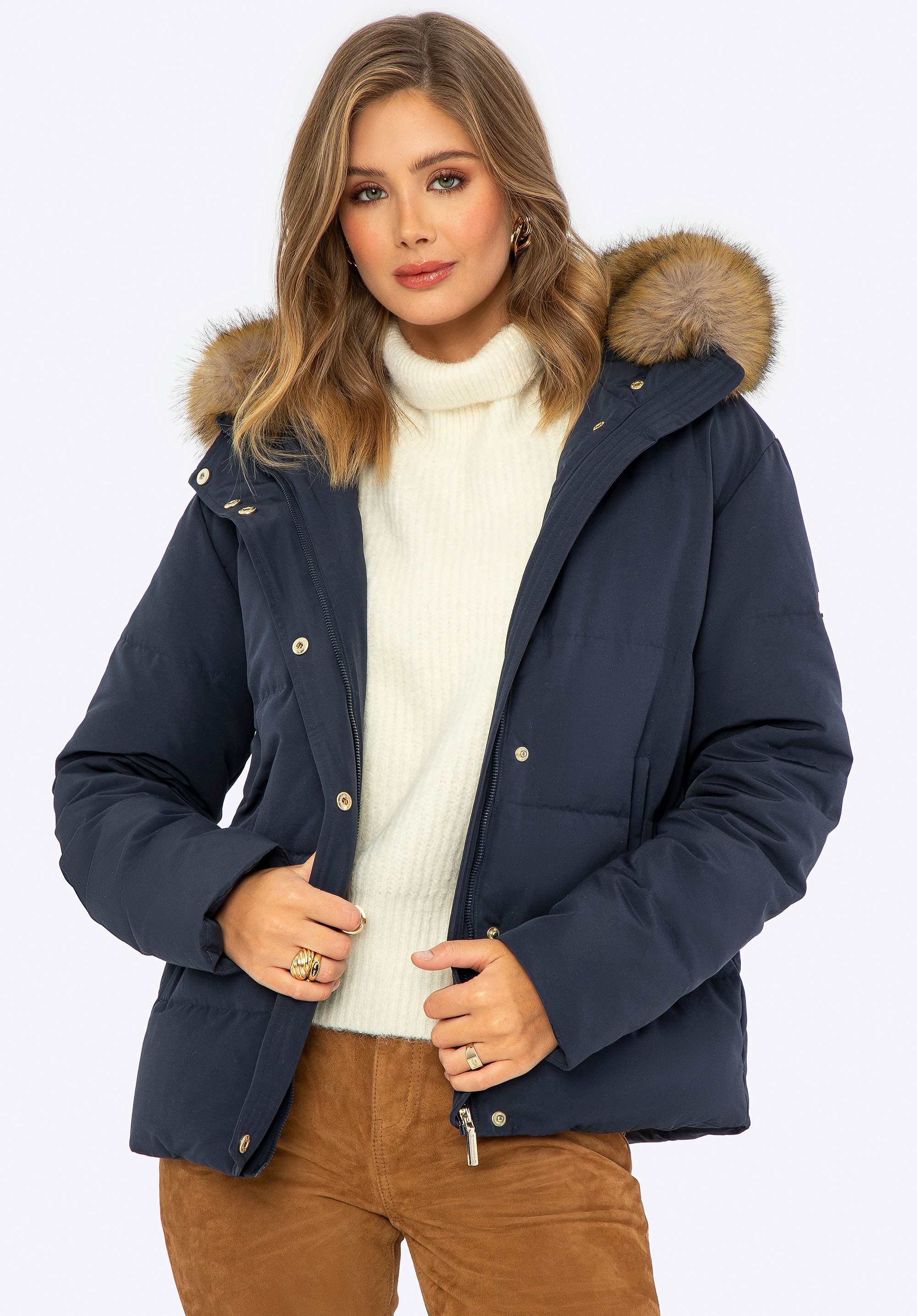 Damska kurtka puchowa z futerkowym kapturem granatowa