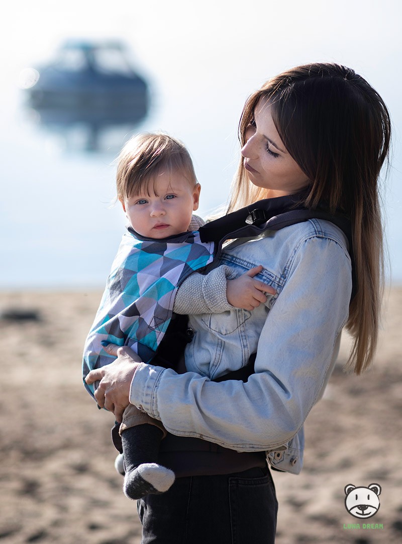 Nosidełko regulowane Grow Up: Little Turquoise Triangles