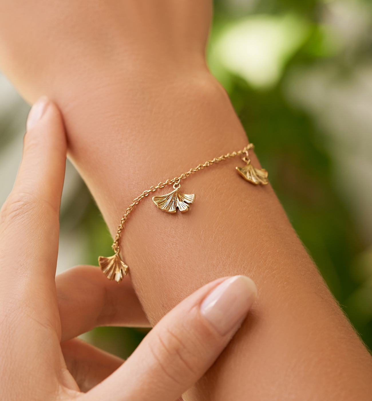 Bransoletka złota z liśćmi miłorzębu japońskiego Ginkgo BSA0312