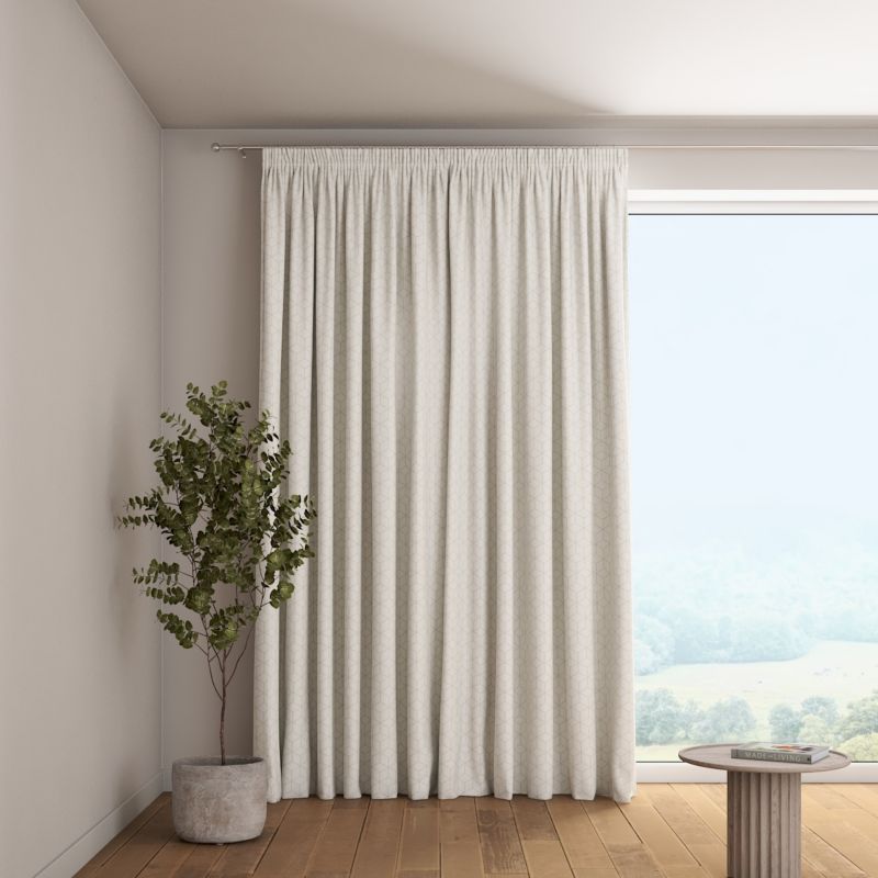 Zasłona na taśmie marszczącej 1 szt. 130 x 245 cm Dekoria wzór sześcianów na białym tle 1 szt.