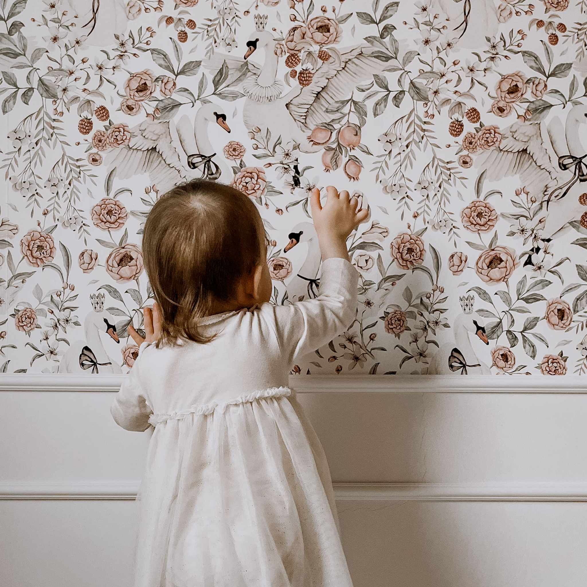 Tapeta ścienna Swan Queen white