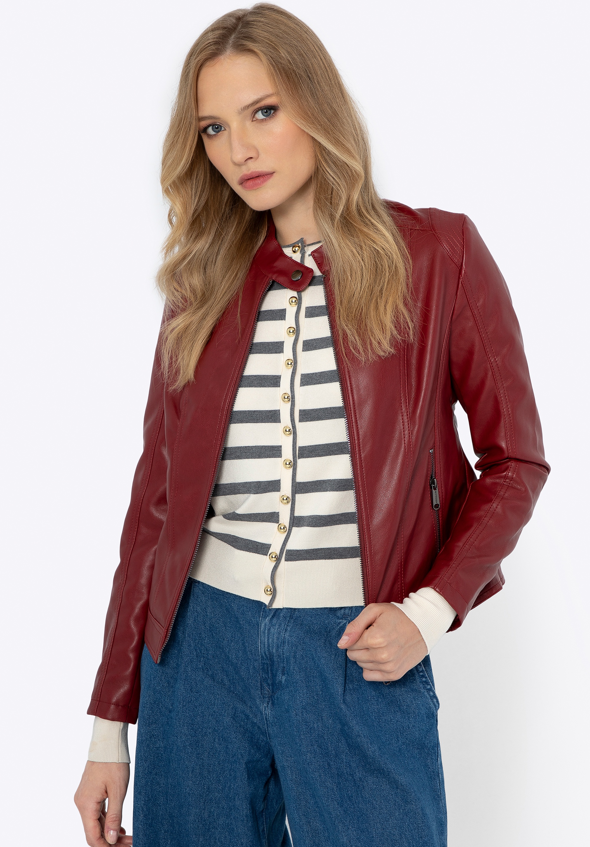 Damska kurtka ze skóry ekologicznej taliowana czerwona