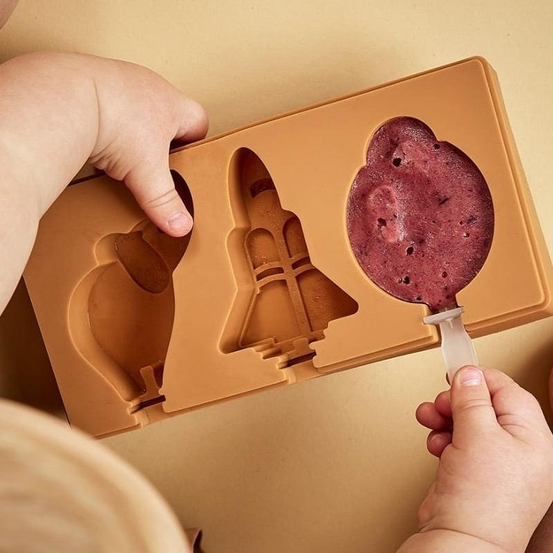 Nuuroo, silikonowa foremka na lody Elin Ice Pop Light Brown