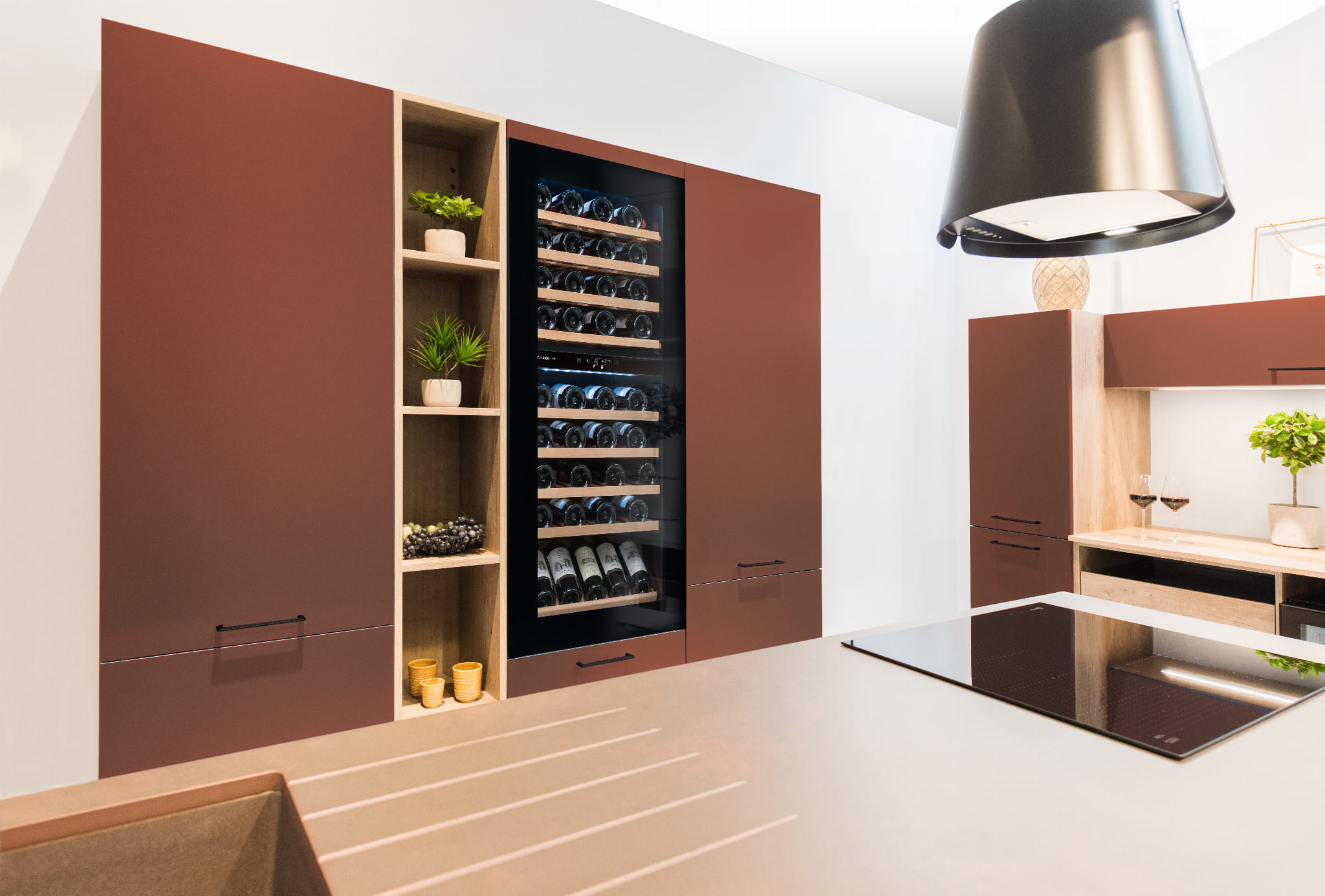 Avintage chłodziarka do wina 79 butelek do zabudowy AVI82PREMIUM