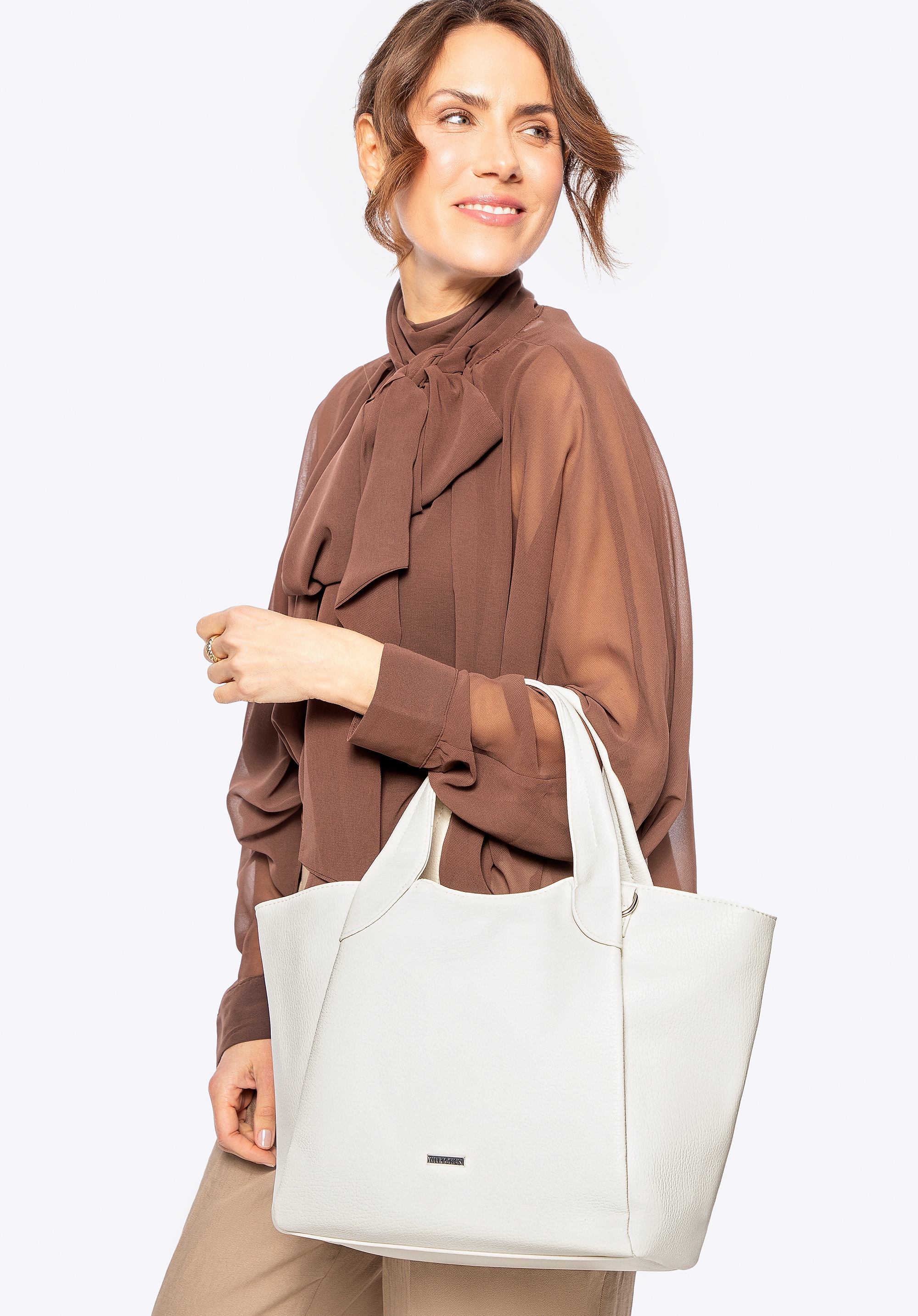 Damski kuferek z ekoskóry kremowy