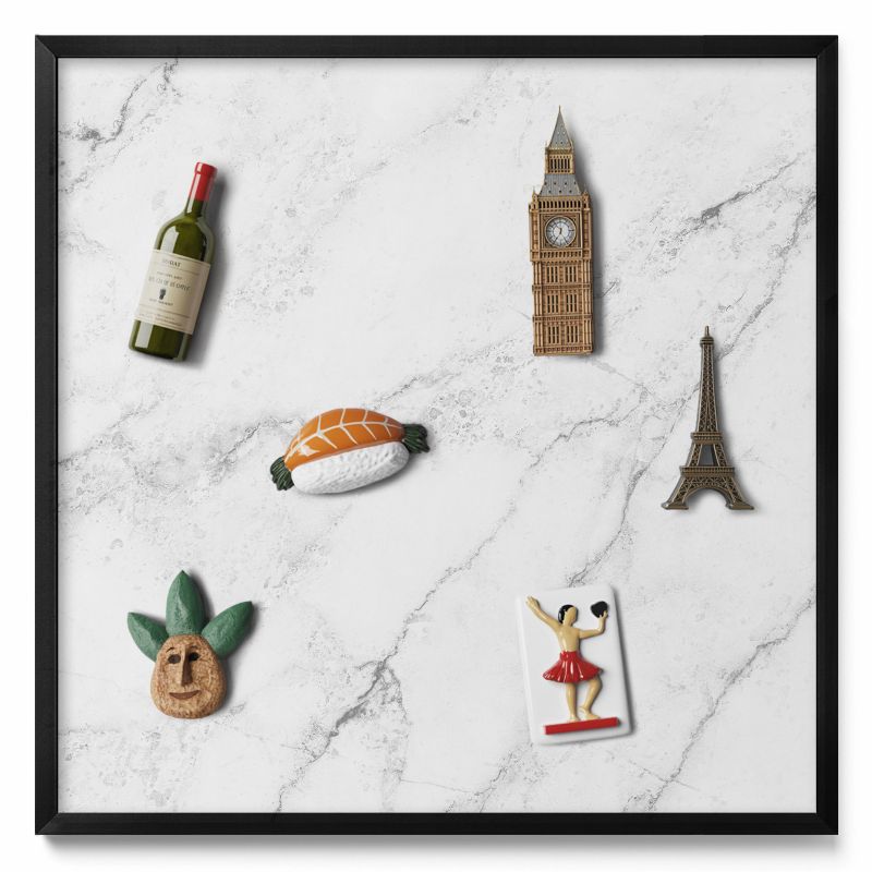 Tablica na magnesy z podróży Tulup 50x50 cm Delikatny jasny marmur w czarnej ramie 1 szt.