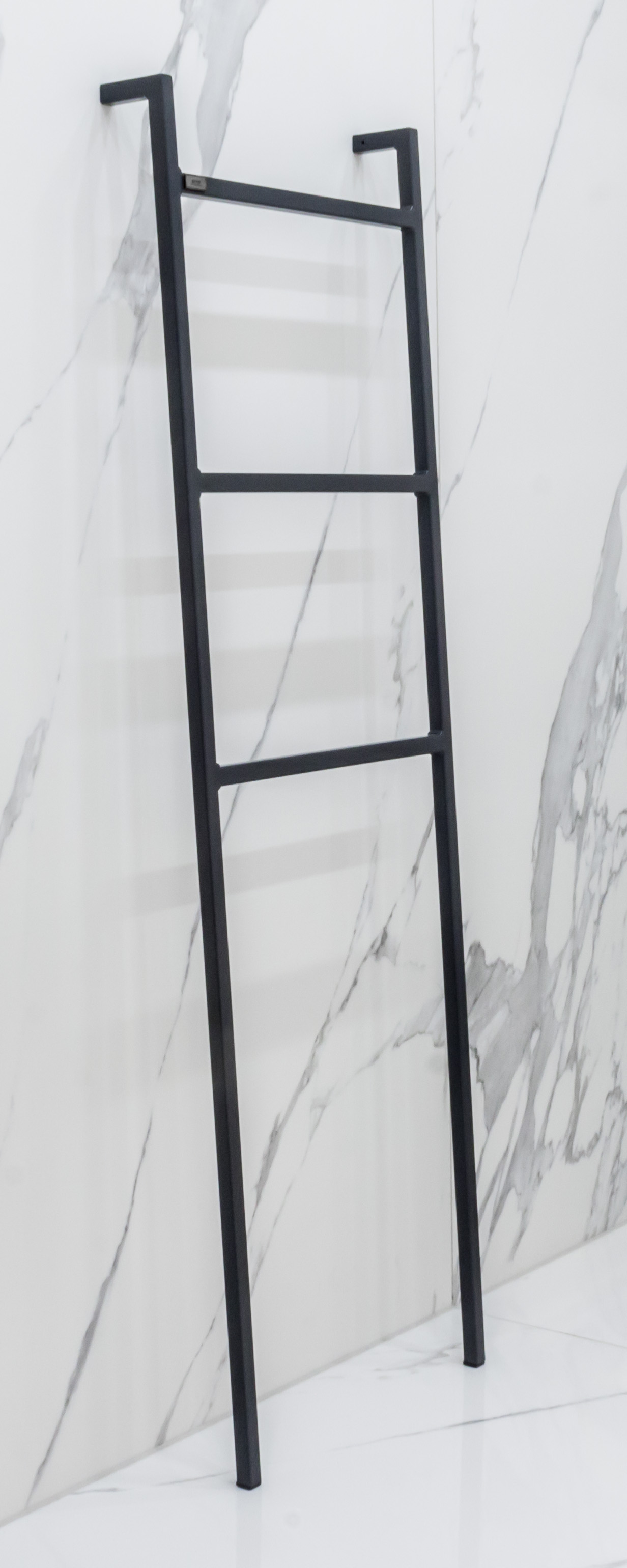 LaVita Bohol wieszak na ręcznik 45x144 cm stojący czarny mat