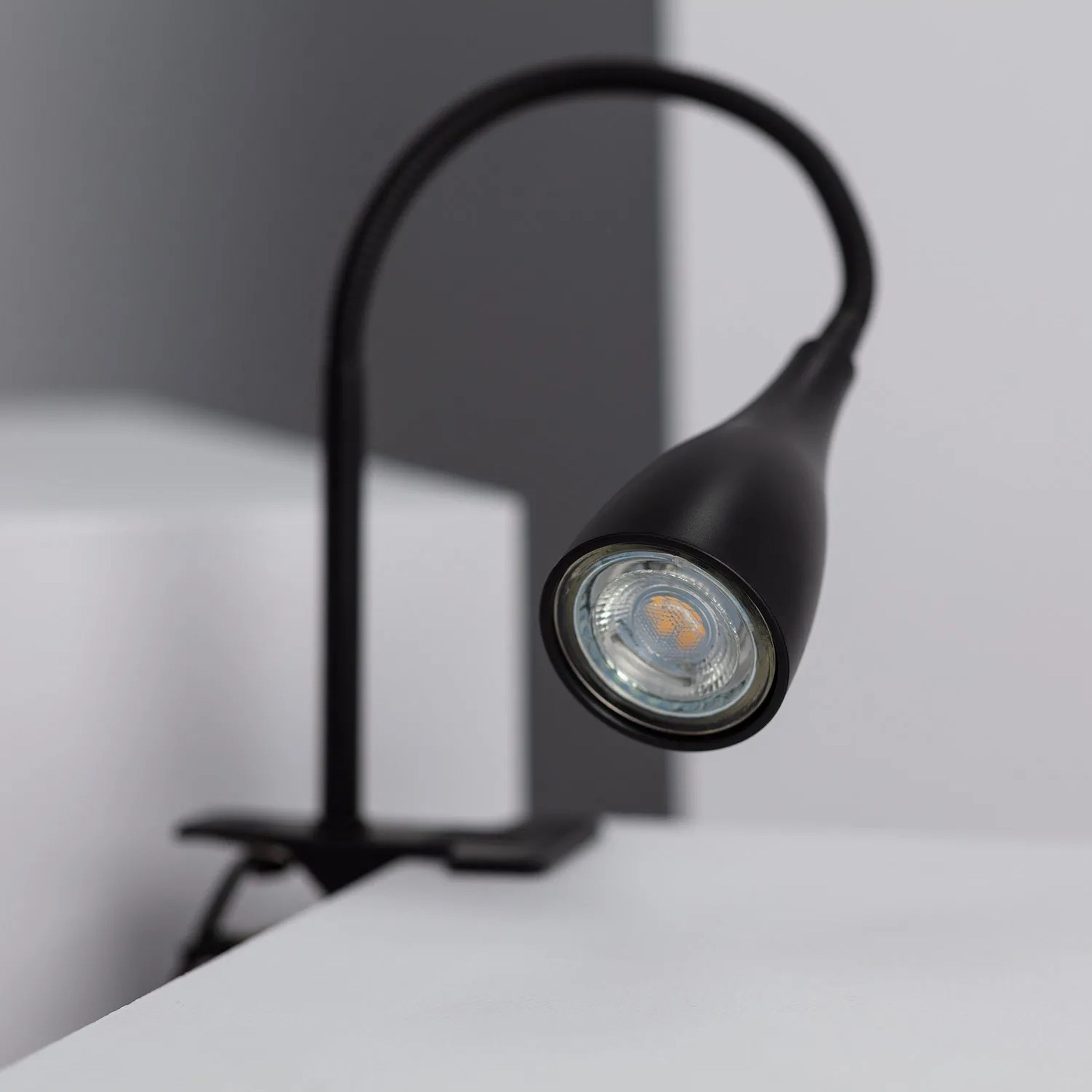 Abruzzo Libro Vincenzo lampa biurkowa 1x40W czarny ABR-KK-C-GU10