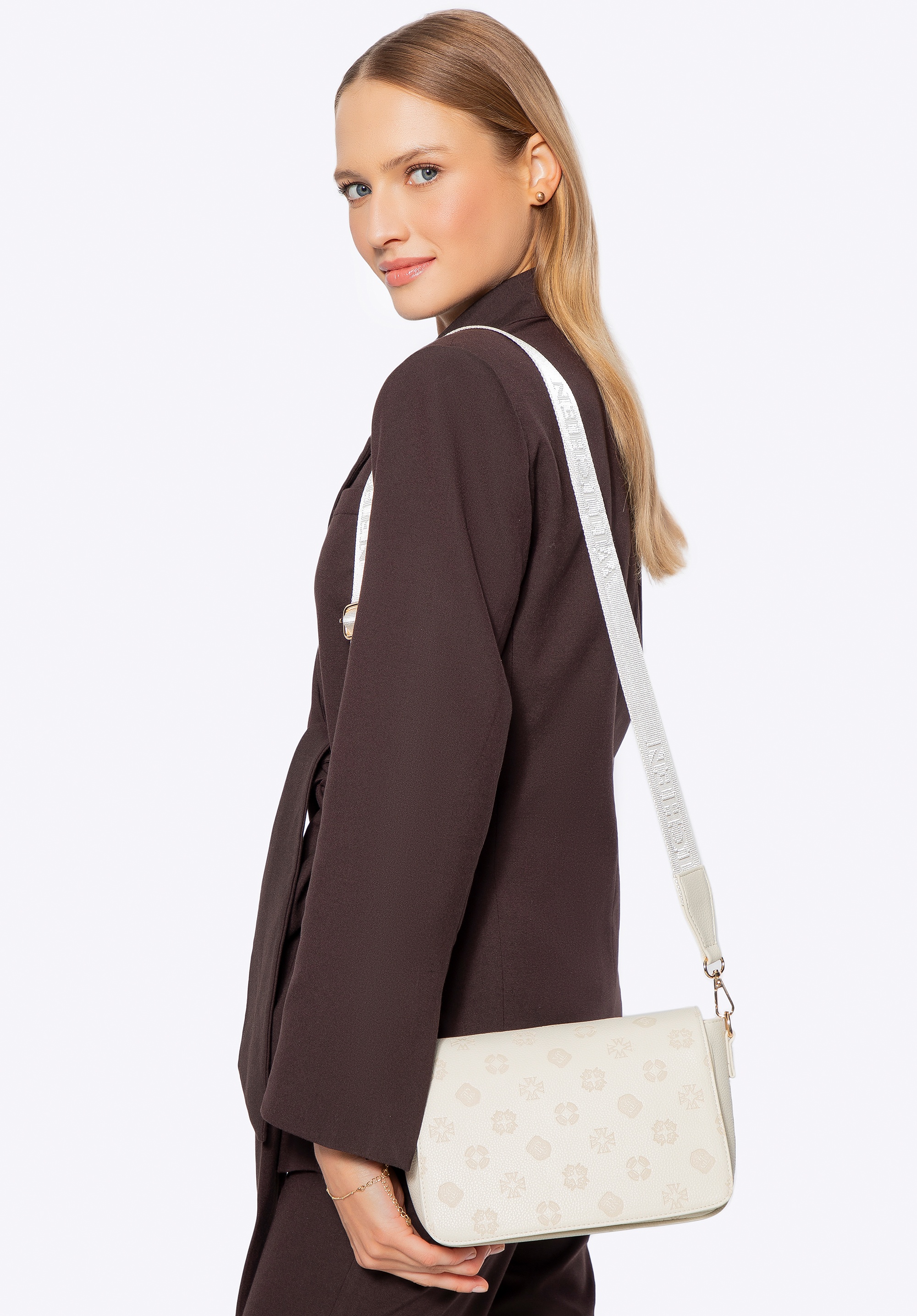 Damska listonoszka z imitacji skóry z tłoczeniem kremowa