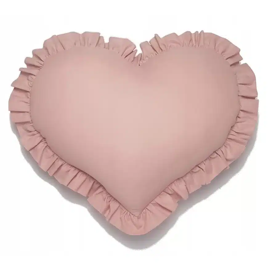 Poduszka serce brudny róż z falbaną