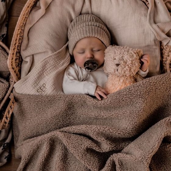 Kocyk dziecięcy baranek brązowy 100x75 al