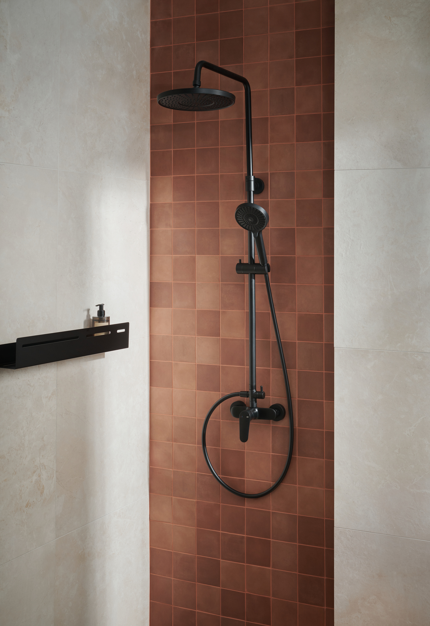 KFA Armatura Otava Black zestaw prysznicowy ścienny z deszczownicą czarny mat 5556-910-81 - Wysyłka w 24h