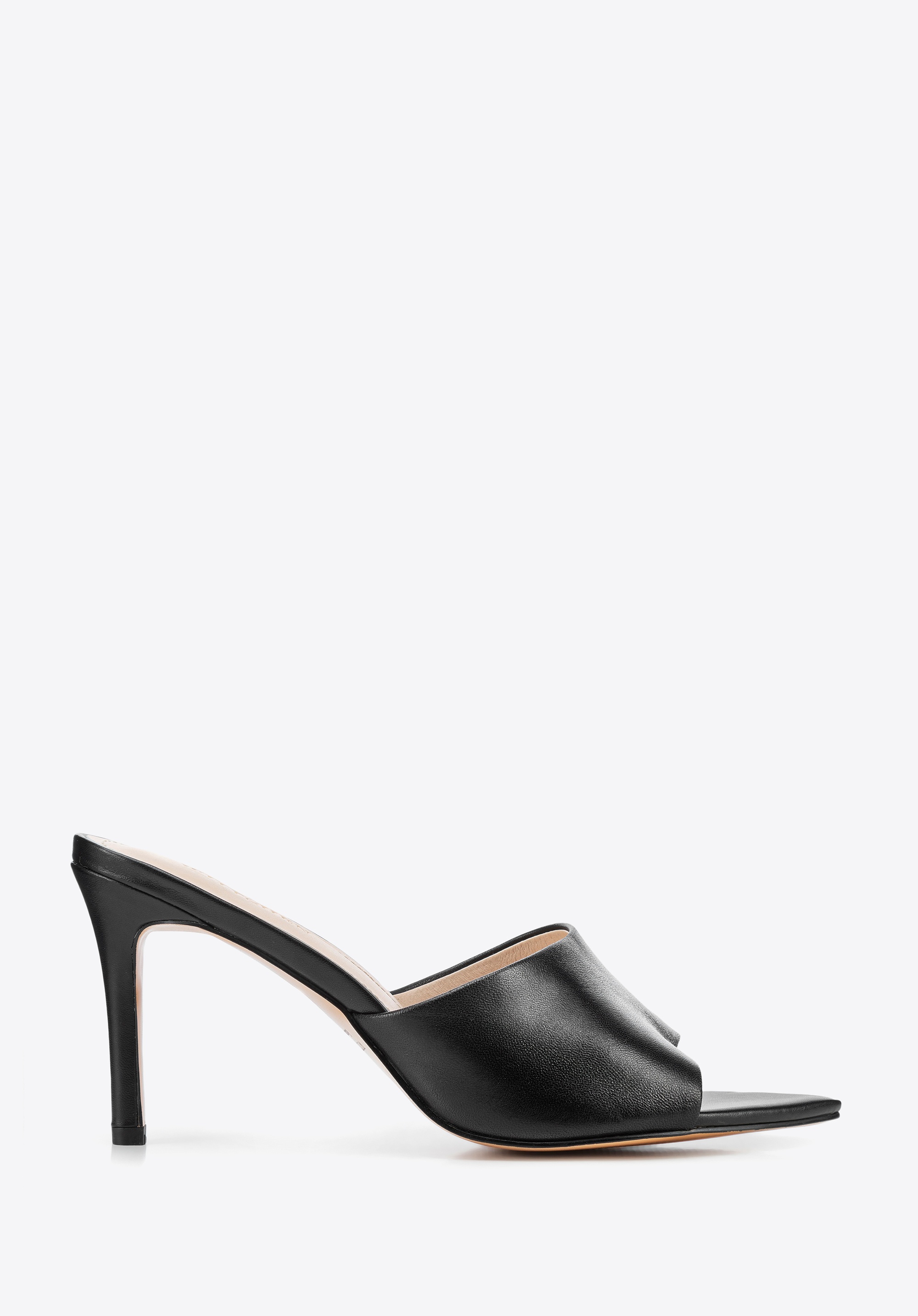 Damskie klapki ze skóry na obcasie czarne