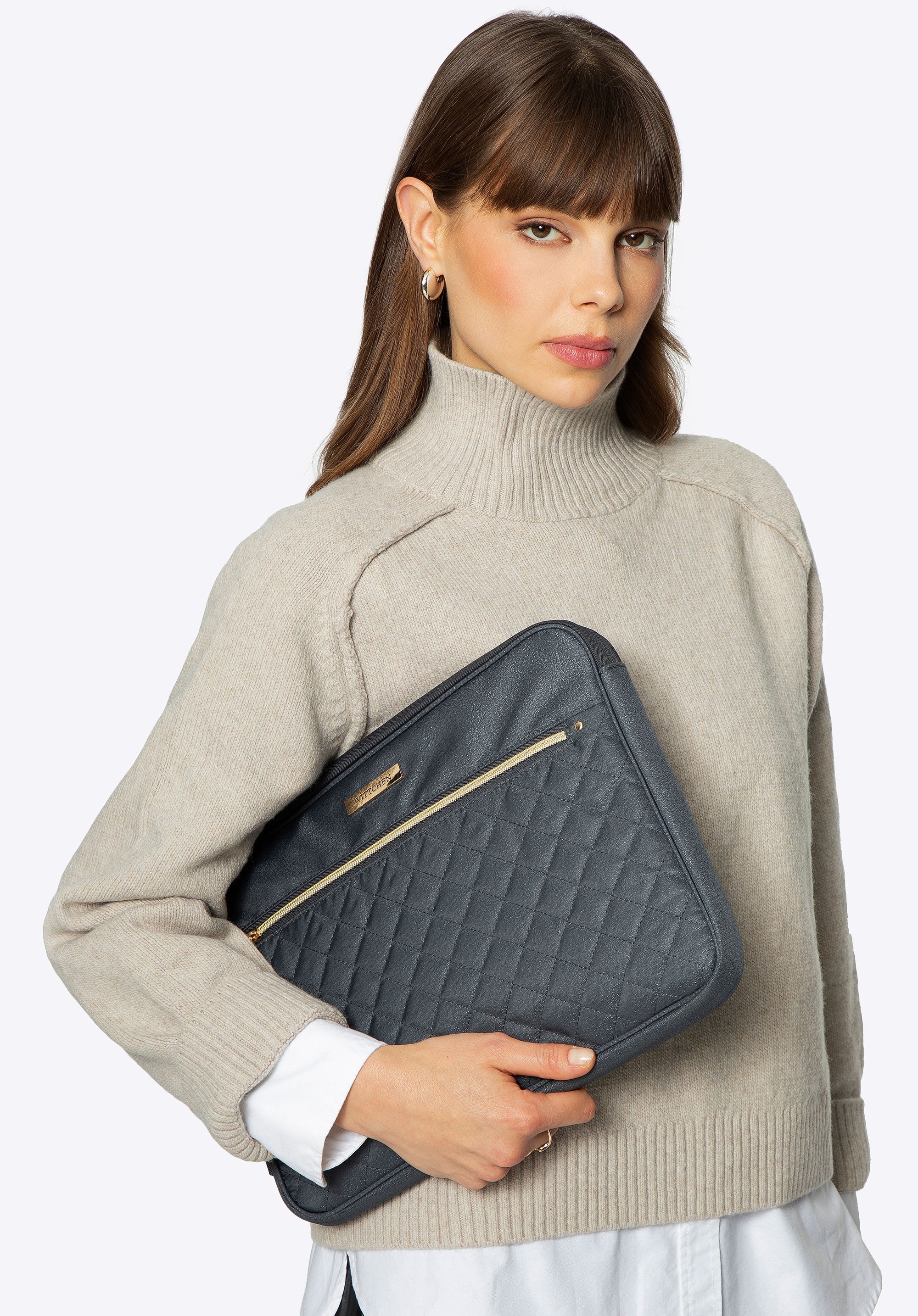 Pokrowiec na laptopa 15'' pikowany na przodzie szary