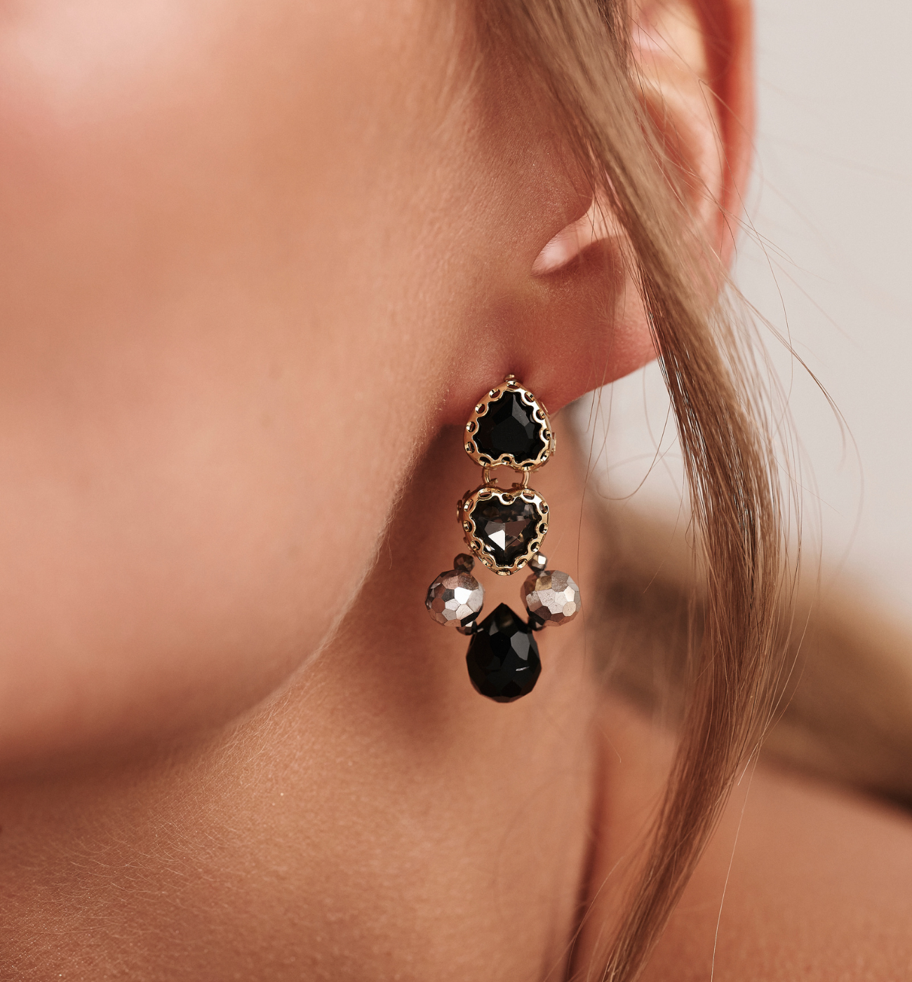 Kolczyki czarne z kryształami KGA0032 - By Dziubeka
