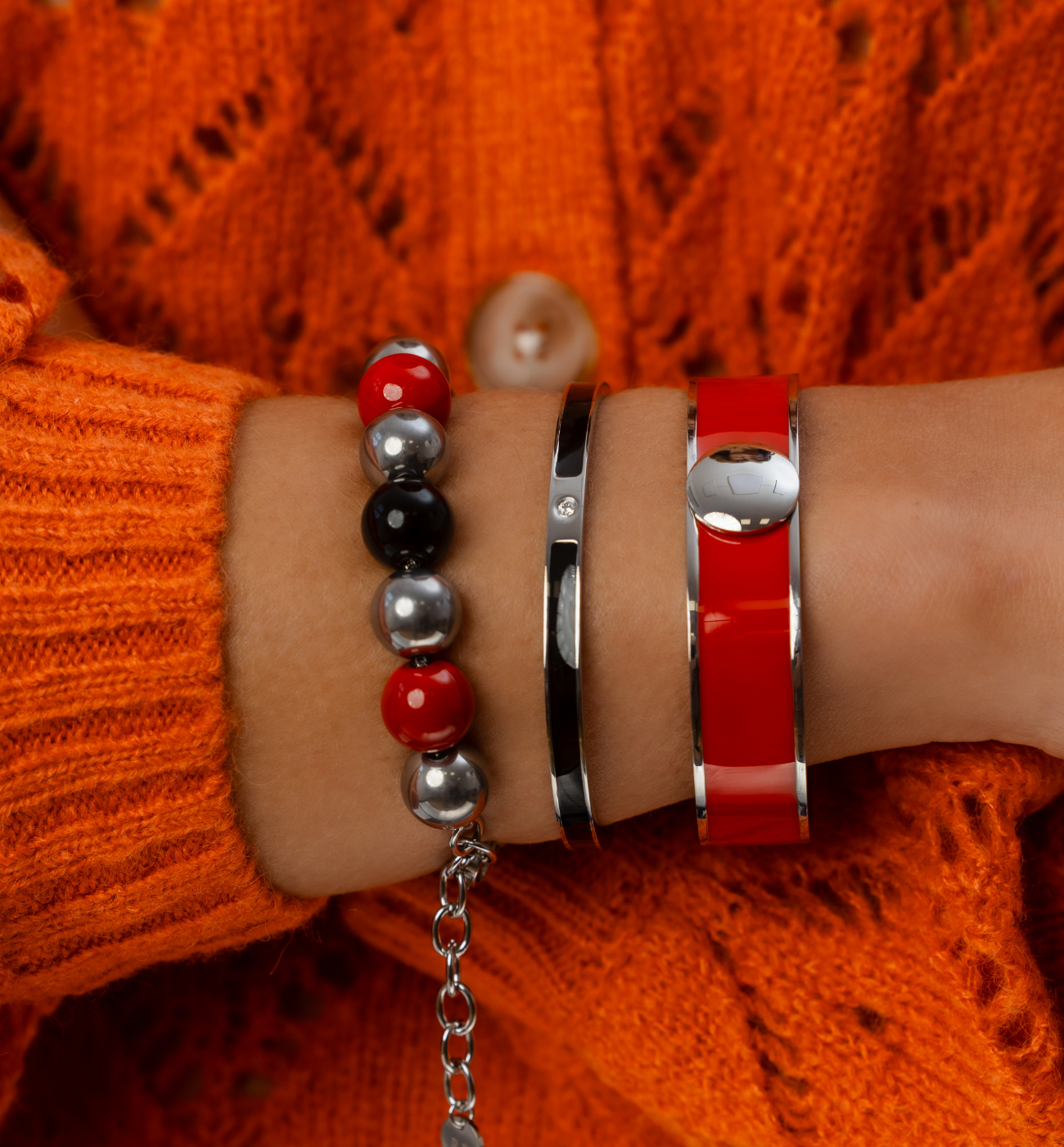 Zestaw bransoletek z czerwoną i czarną emalią Z0341 - By Dziubeka