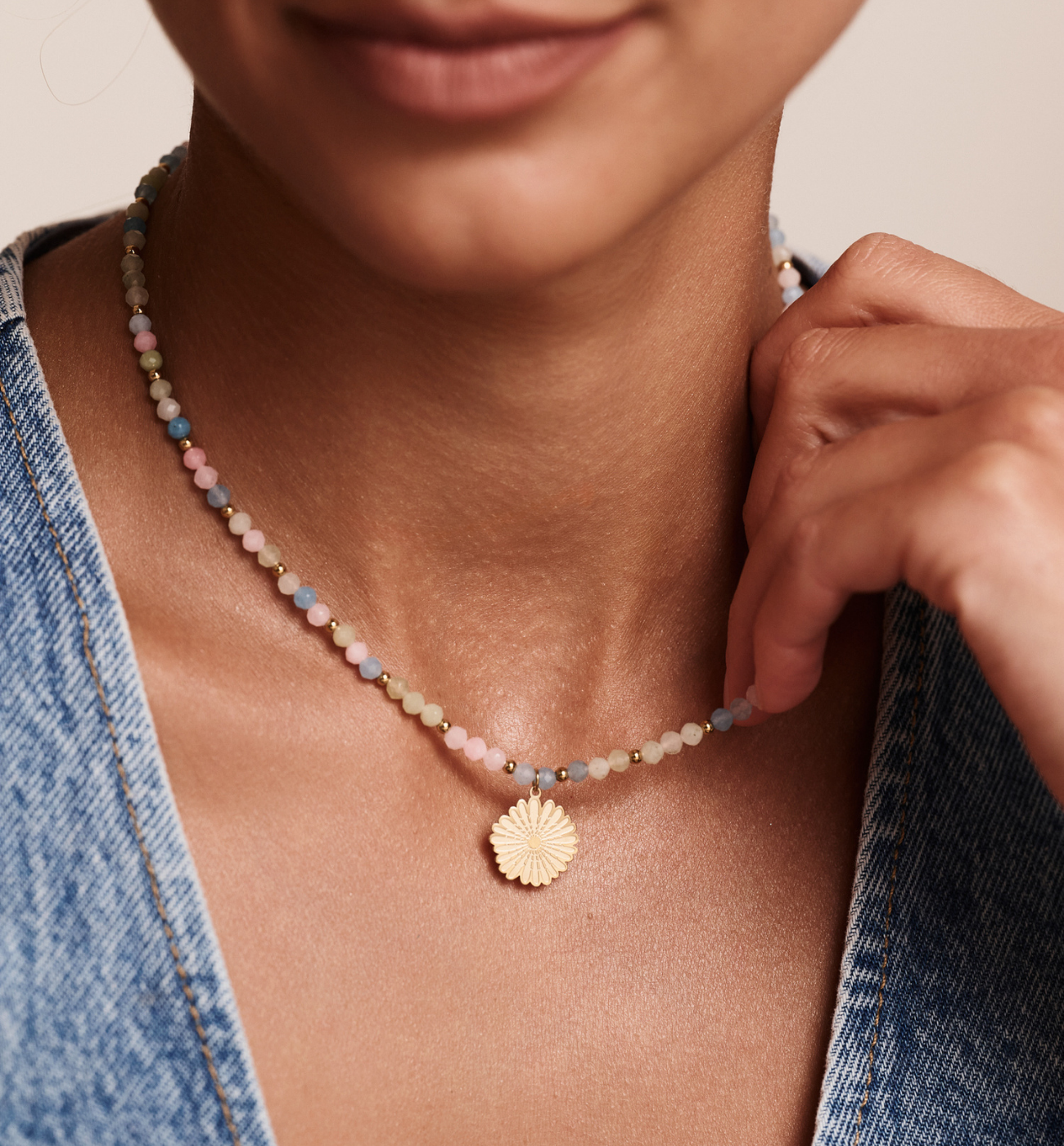 Naszyjnik pastelowy z kwiatkiem - By Dziubeka