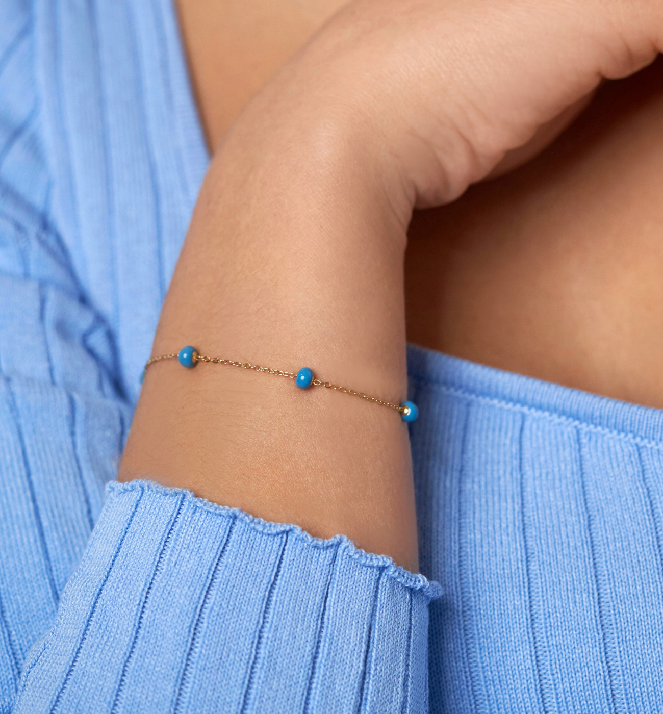 Bransoletka z kuleczkami z niebieską emalią Chillin - By Dziubeka