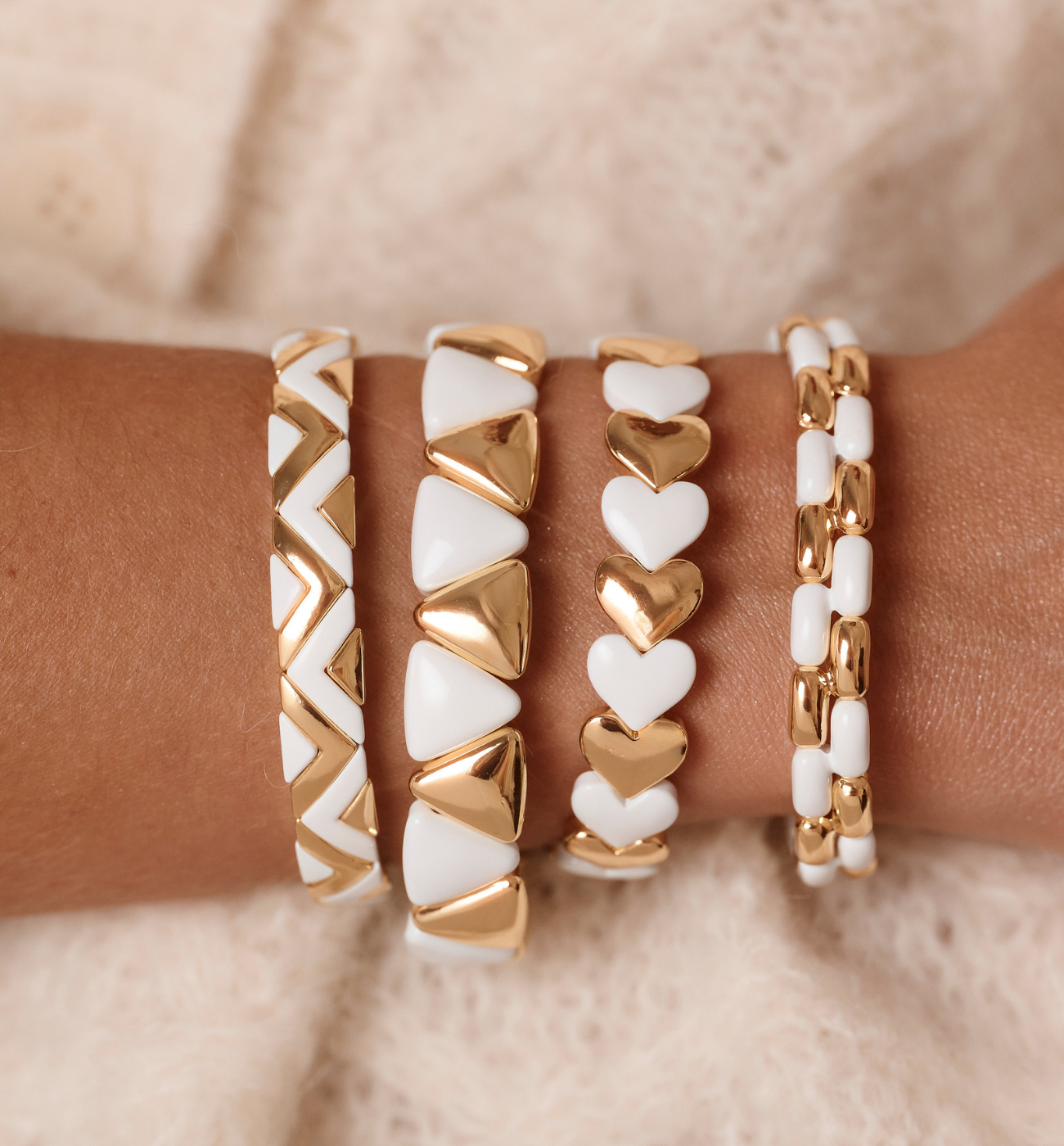 Zestaw bransoletek w bieli i złocie ZN0054 - By Dziubeka