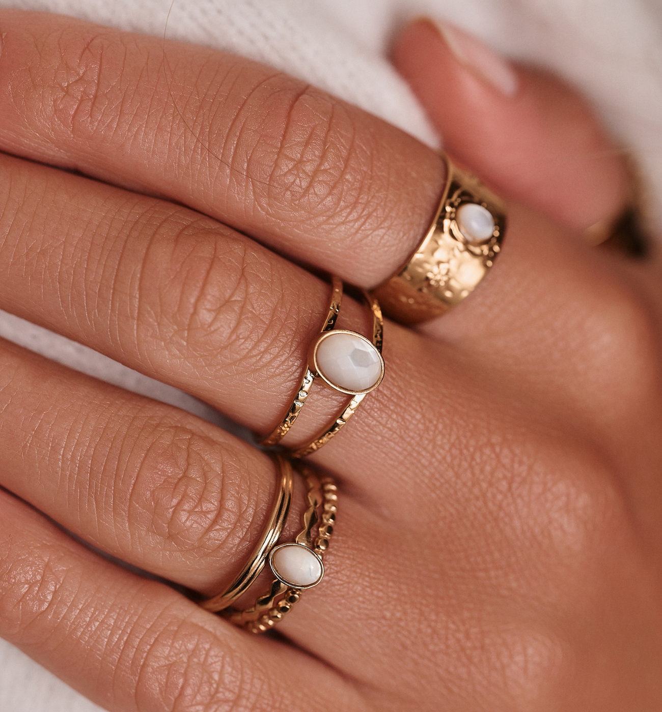 Zestaw złotych pierścionków z perłowym akcentem ZN0021 - By Dziubeka