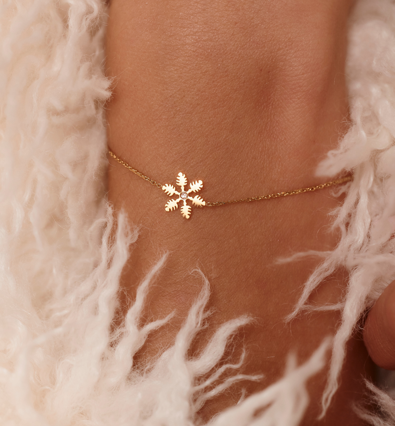 Bransoletka złota z zawieszką w kształcie śnieżynki BSY0526 - By Dziubeka