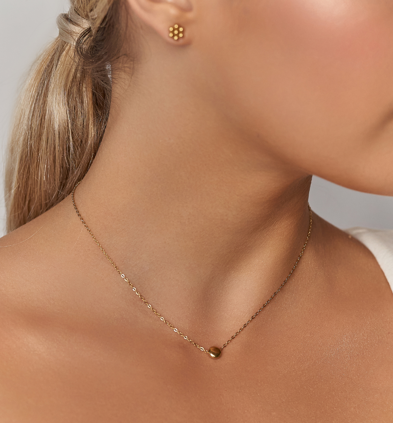 Naszyjnik złoty z małym dyskiem Anika - By Dziubeka