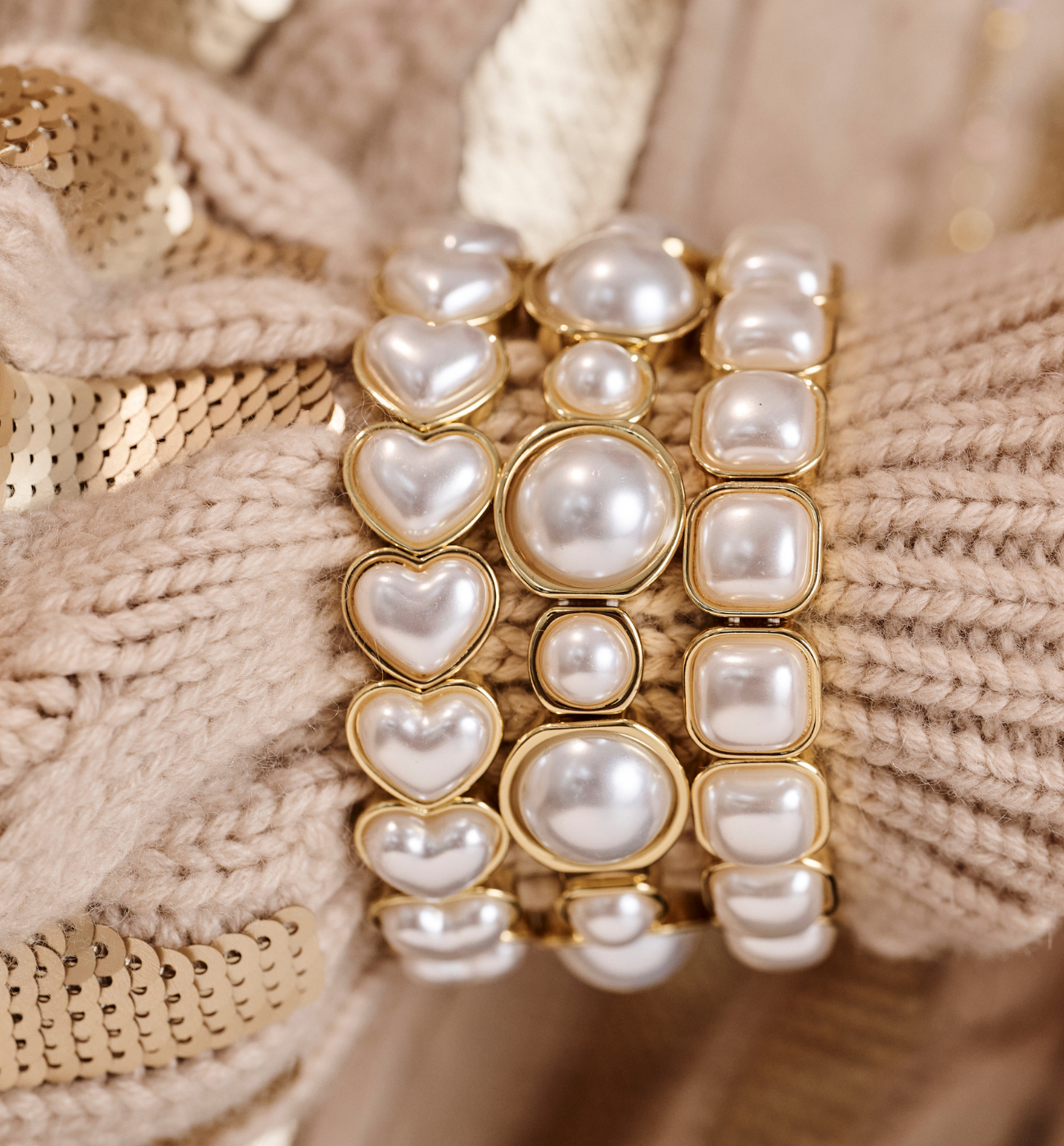 Zestaw bransoletek z perłami i złotymi oprawami ZN0053 - By Dziubeka