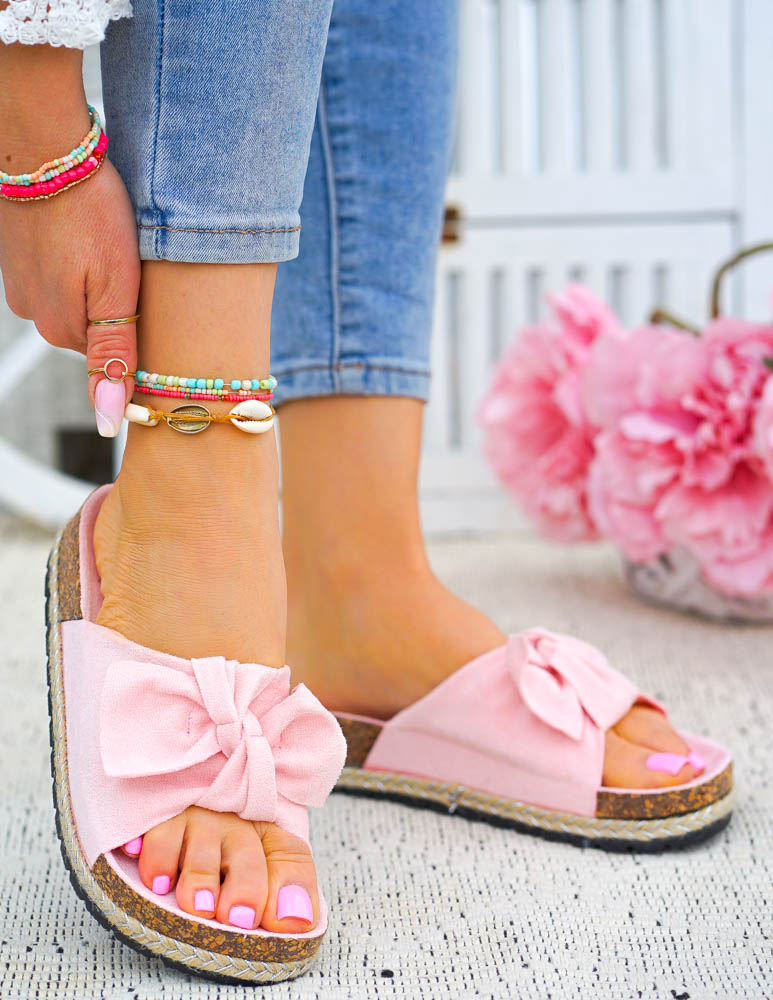 Różowe Klapki Na Grubej Korkowej Podeszwie Z Kokardą