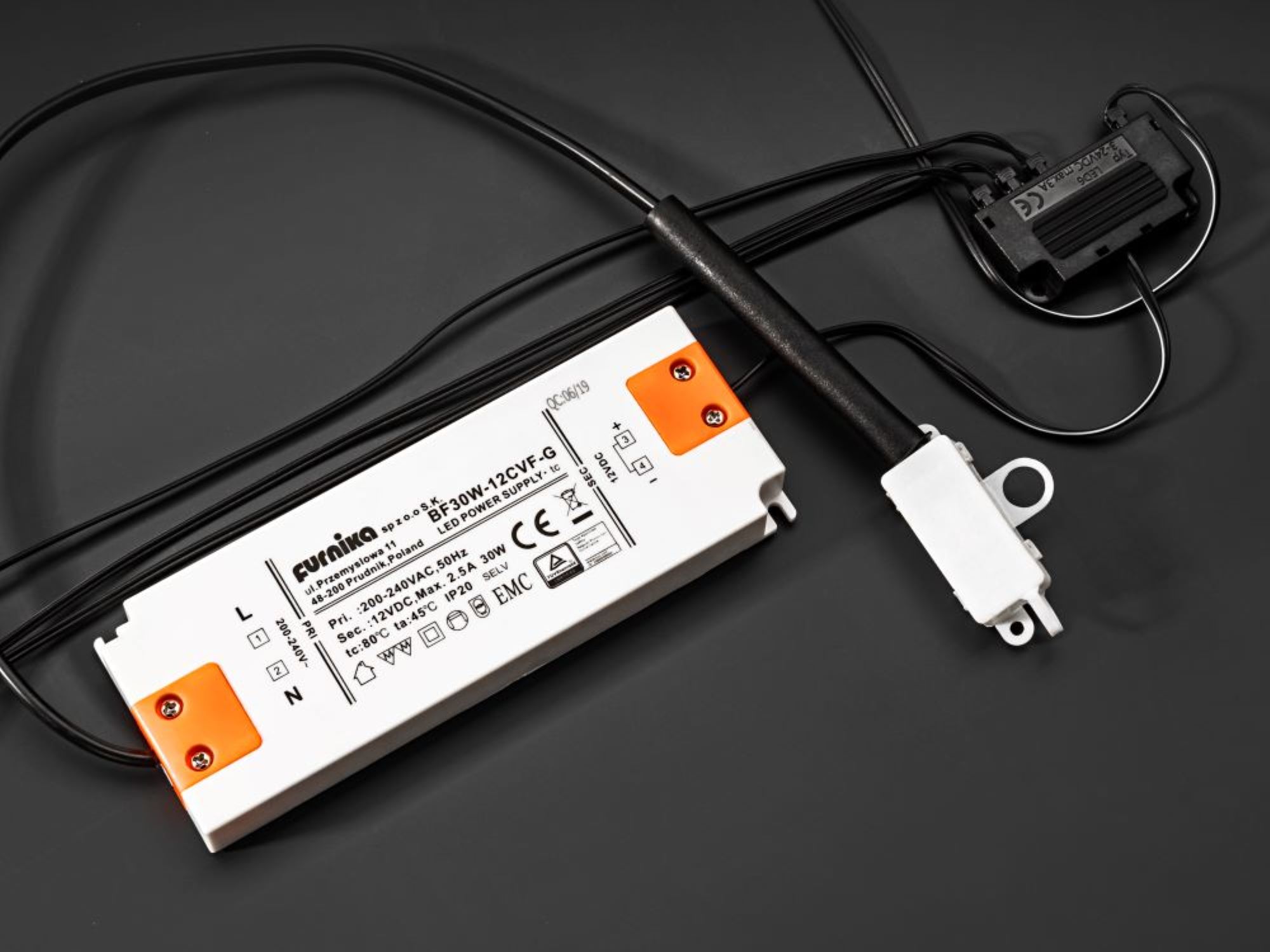 Comad Alice lustro 68x83 cm prostokątne rama czarna LUSTROALICE80