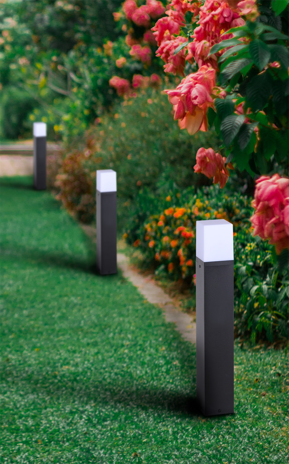 Kaja Geneva lampa stojąca zewnętrzna 1x60W czarny/biały K-8141