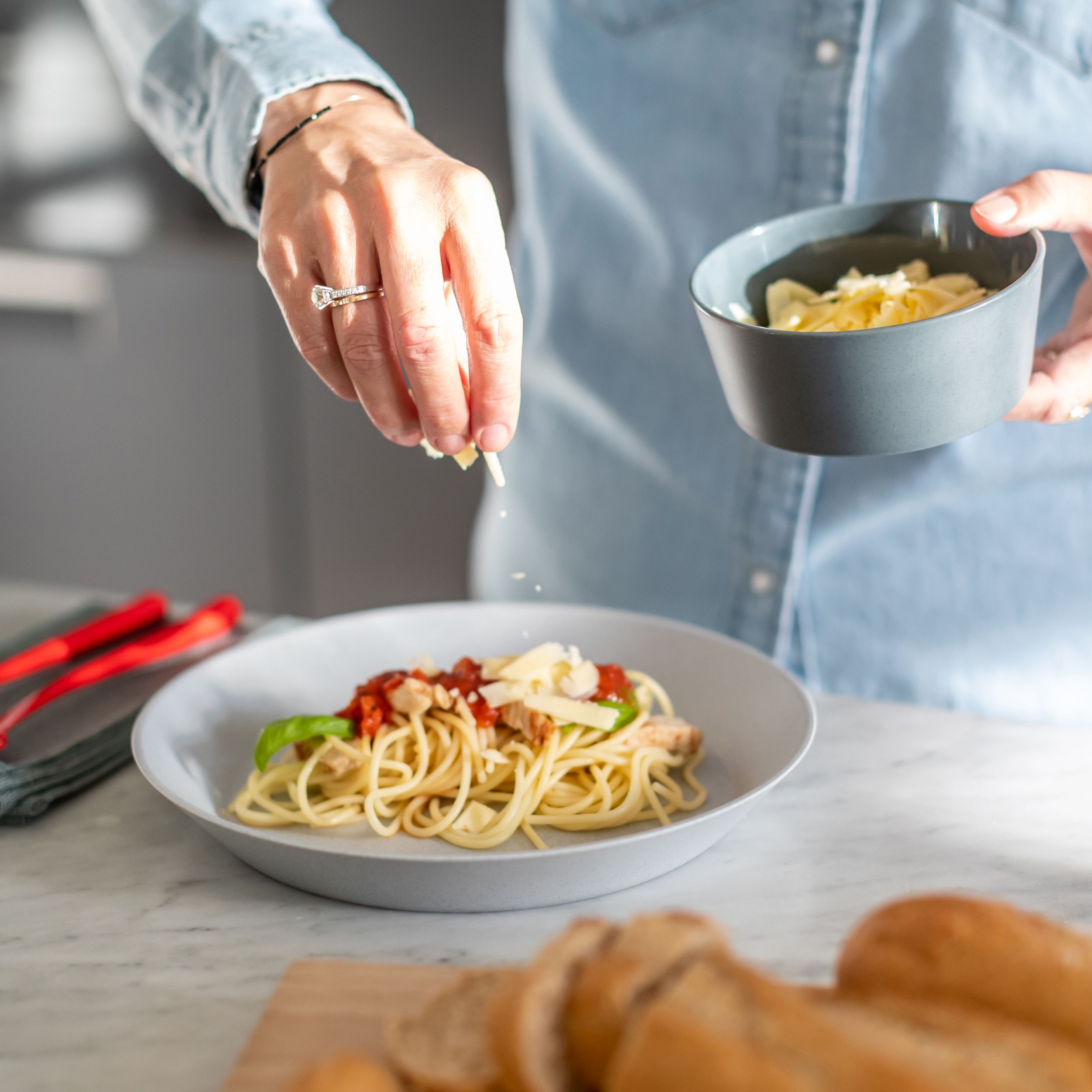 Koziol Connect Plate talerz 24 cm szary 3143670 - Wysyłka w 24h